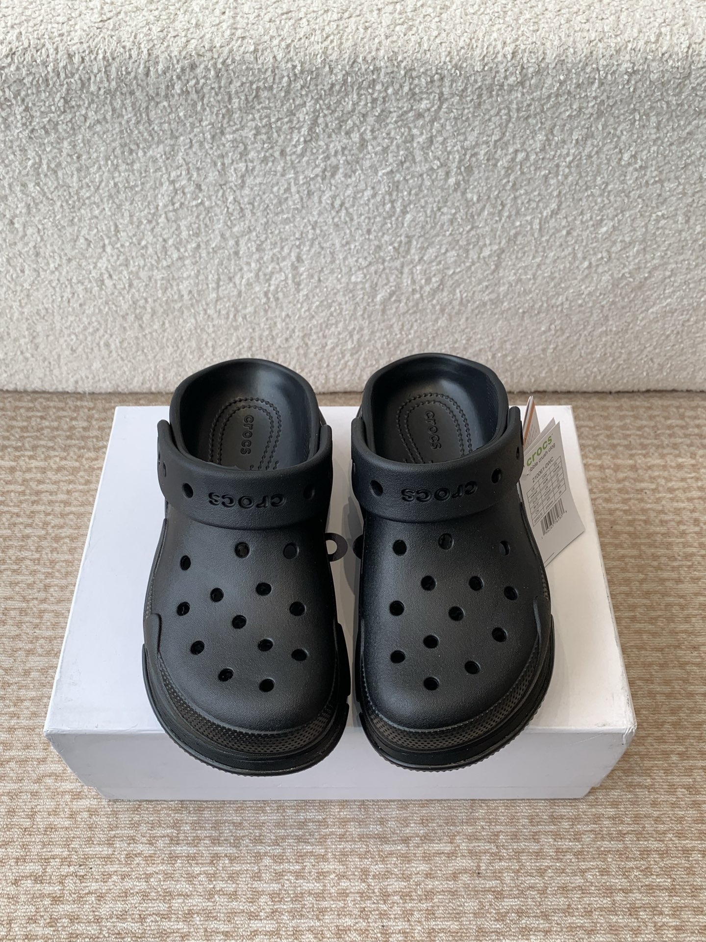 Crocs Classic Mega Crush Clog Sandals Beach Water Casual Shoes 3 i1742284633521 5022 0 0