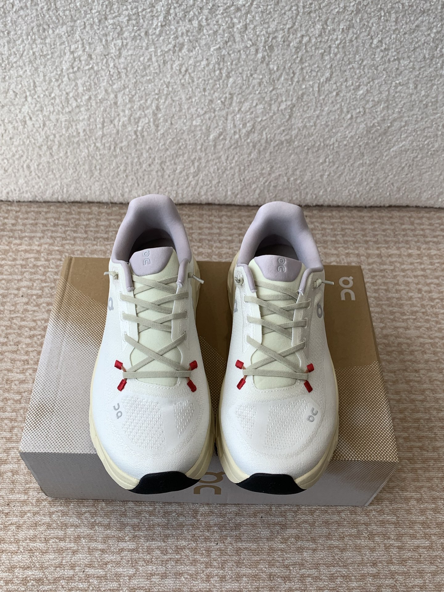 On Cloudtilt Lightweight White Running Shoes,Comfortable and Breathable