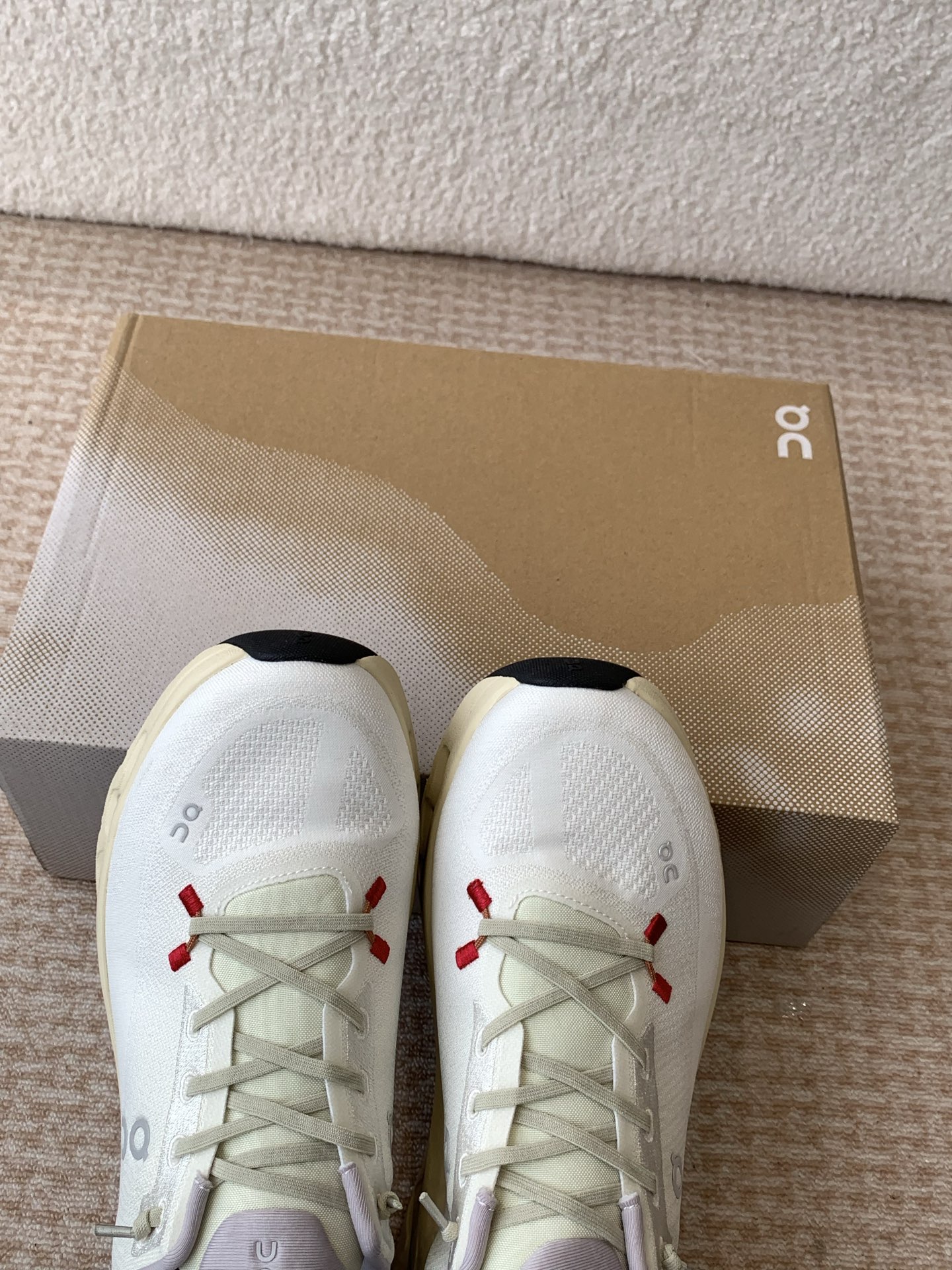 On Cloudtilt Lightweight White Running Shoes,Comfortable and Breathable 9 i1742285714117 5191 0 7