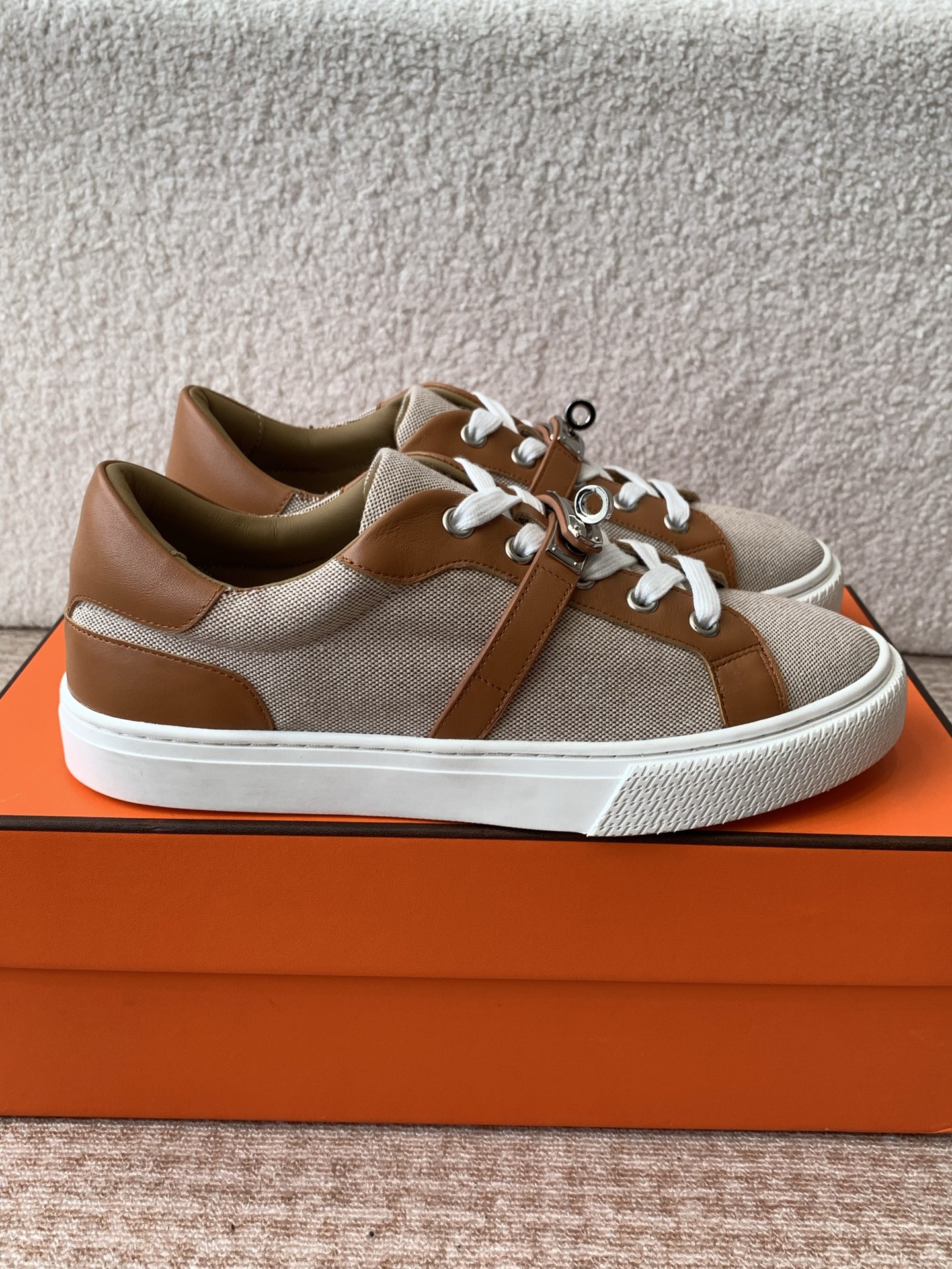 Hermes Kelly Buckle Sneakers, H-Lace Thick Sole Couple Sports Shoes 4 i1742287947274 882 0 1