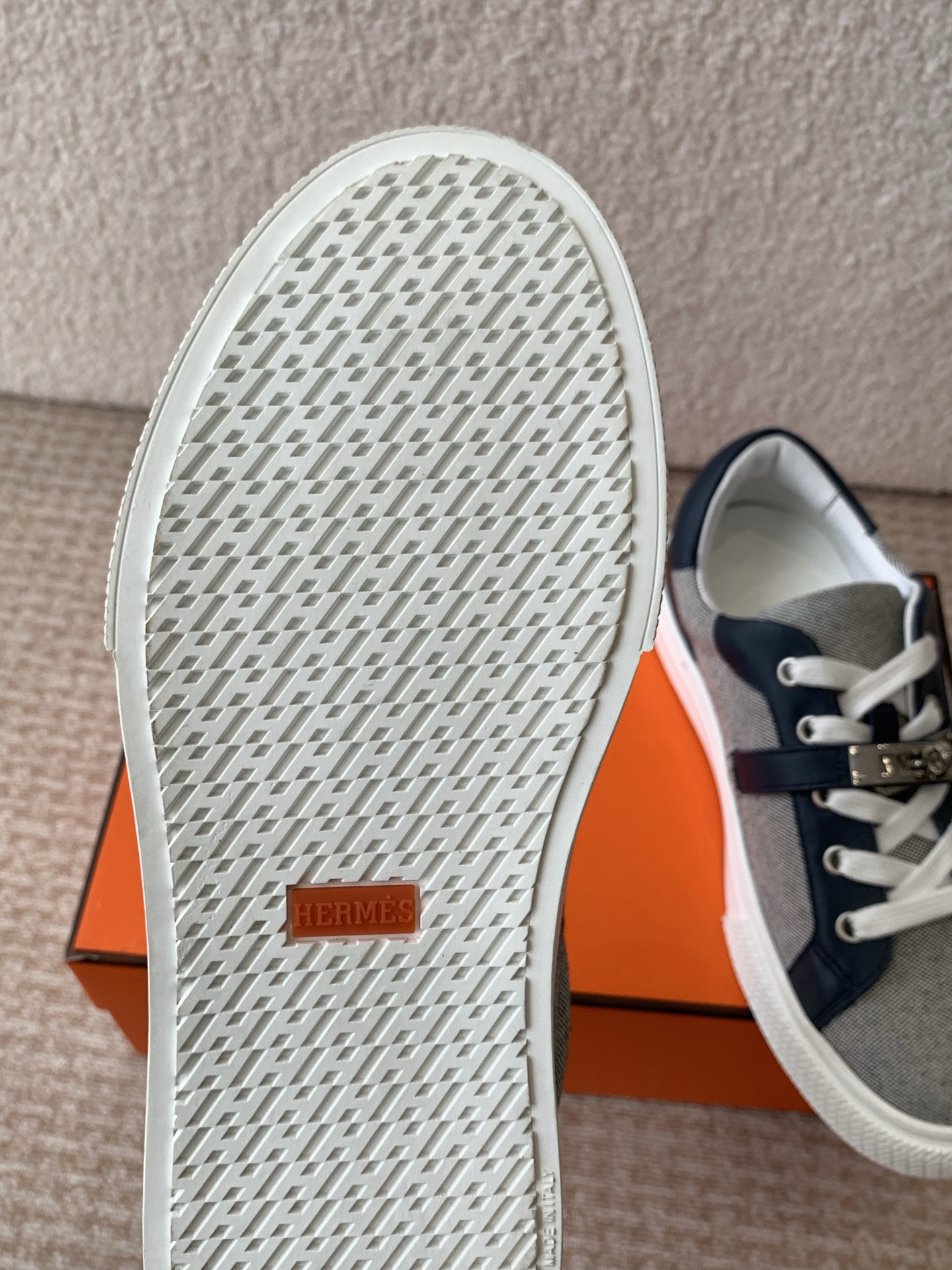 Hermes Kelly Buckle Lace-Up Sneakers Thick Sole Shoes for Couples 10 i1742288056589 1548 0 8