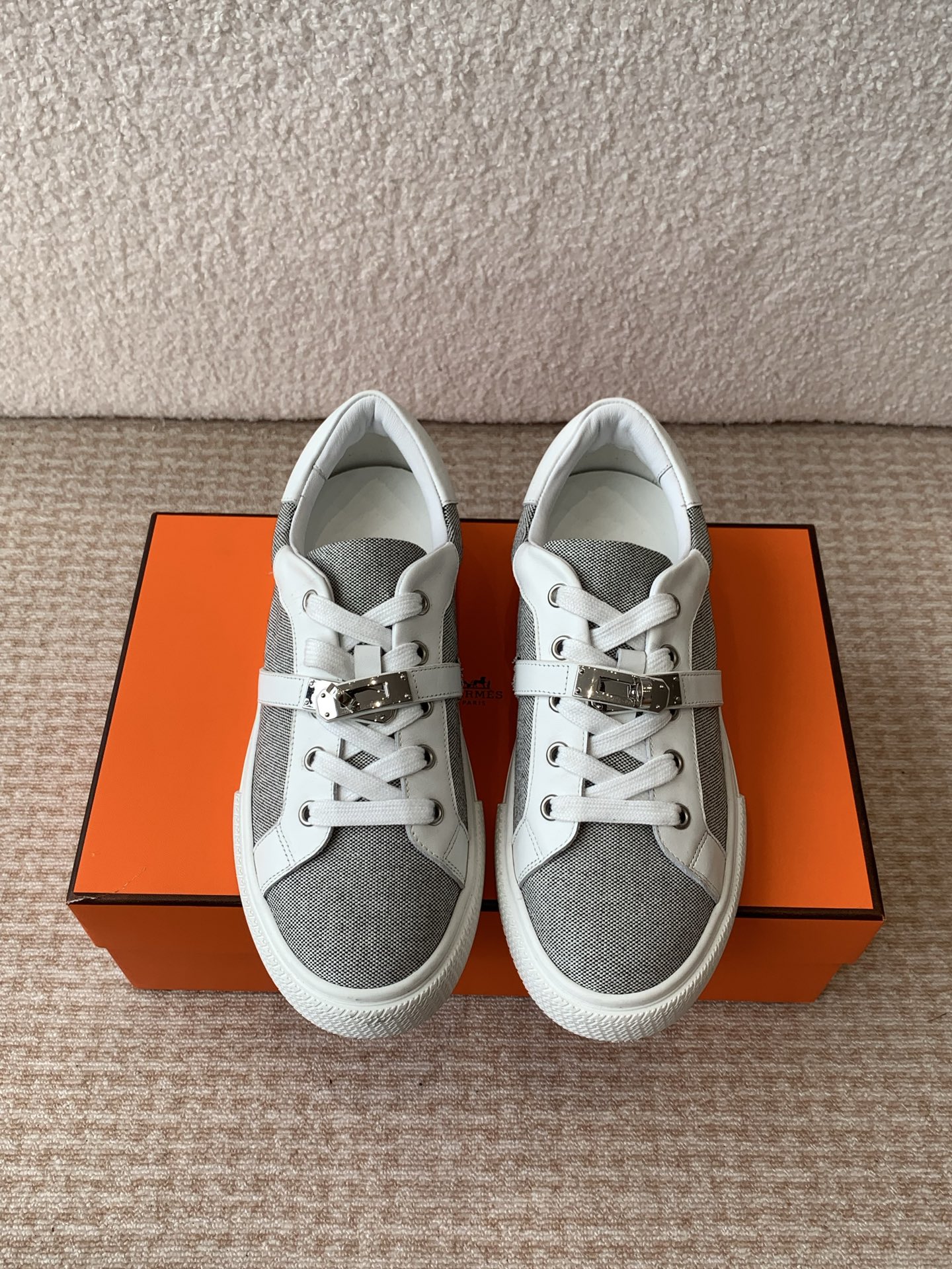 Hermes Kelly Buckle Lace-Up Sneakers H-Strap Thick Sole Couple Shoes 3 i1742288083304 620 0 0