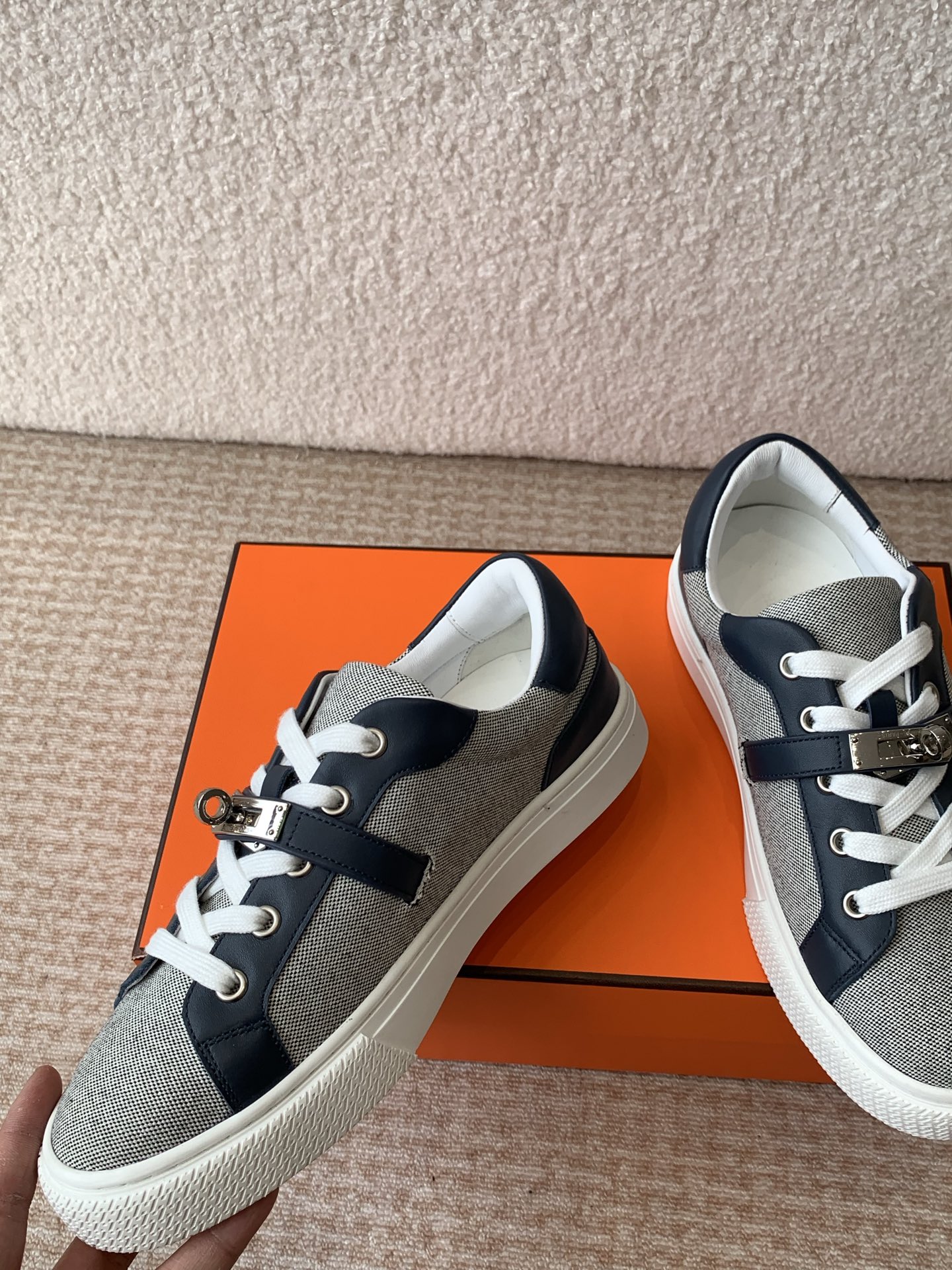 Hermes Kelly Buckle Lace-Up Sneakers Thick Sole Shoes for Couples 6 i1742288092481 5021 0 4