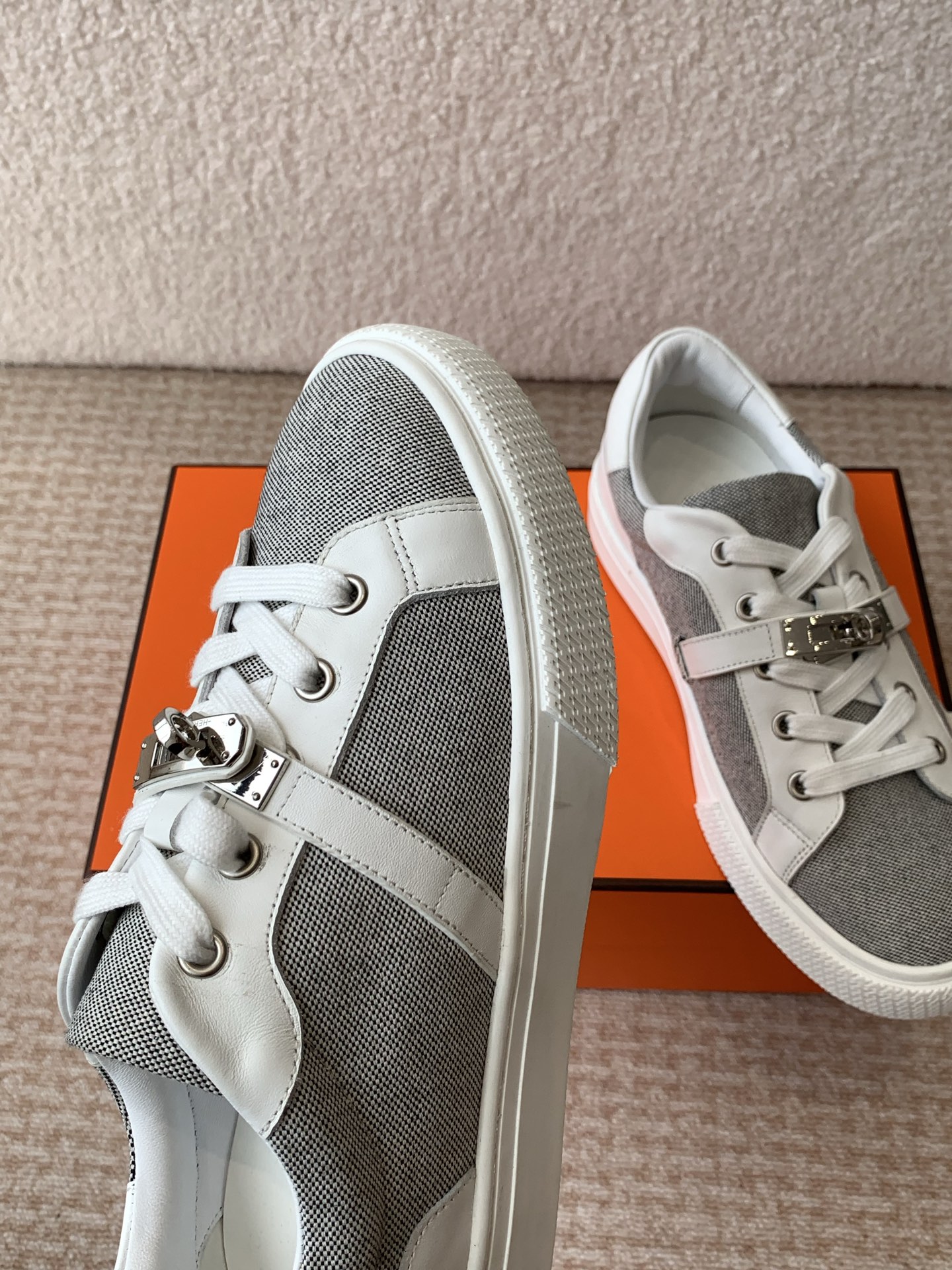 Hermes Kelly Buckle Lace-Up Sneakers H-Strap Thick Sole Couple Shoes 5 i1742288120950 7852 0 3