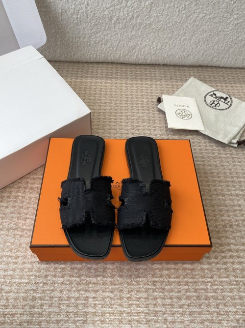 Hermes Oran Sandal: Summer Essential, Classic Style, Premium Leather