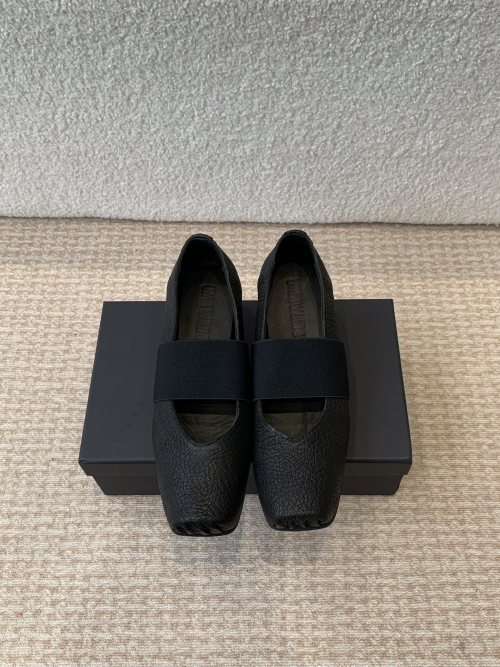 UMA WANG Classic Black Ballet Shoes with Elastic Strap, Vintage Style 1 UMA WANG Classic Black Ballet Shoes with Elastic Strap, Vintage Style