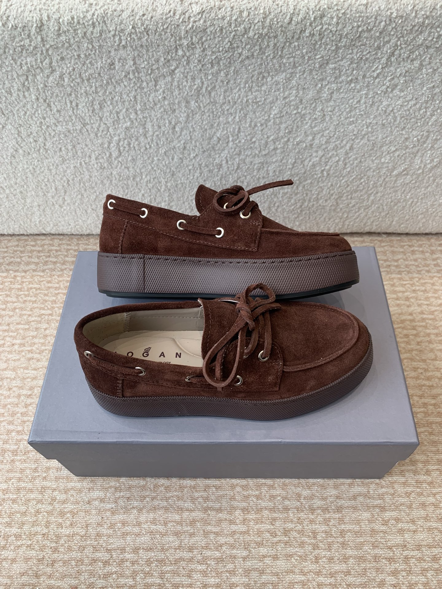 Hogan’s New H-Wrap Series H681: Comfortable Shoes with Super-Platform Sole - 图片 2