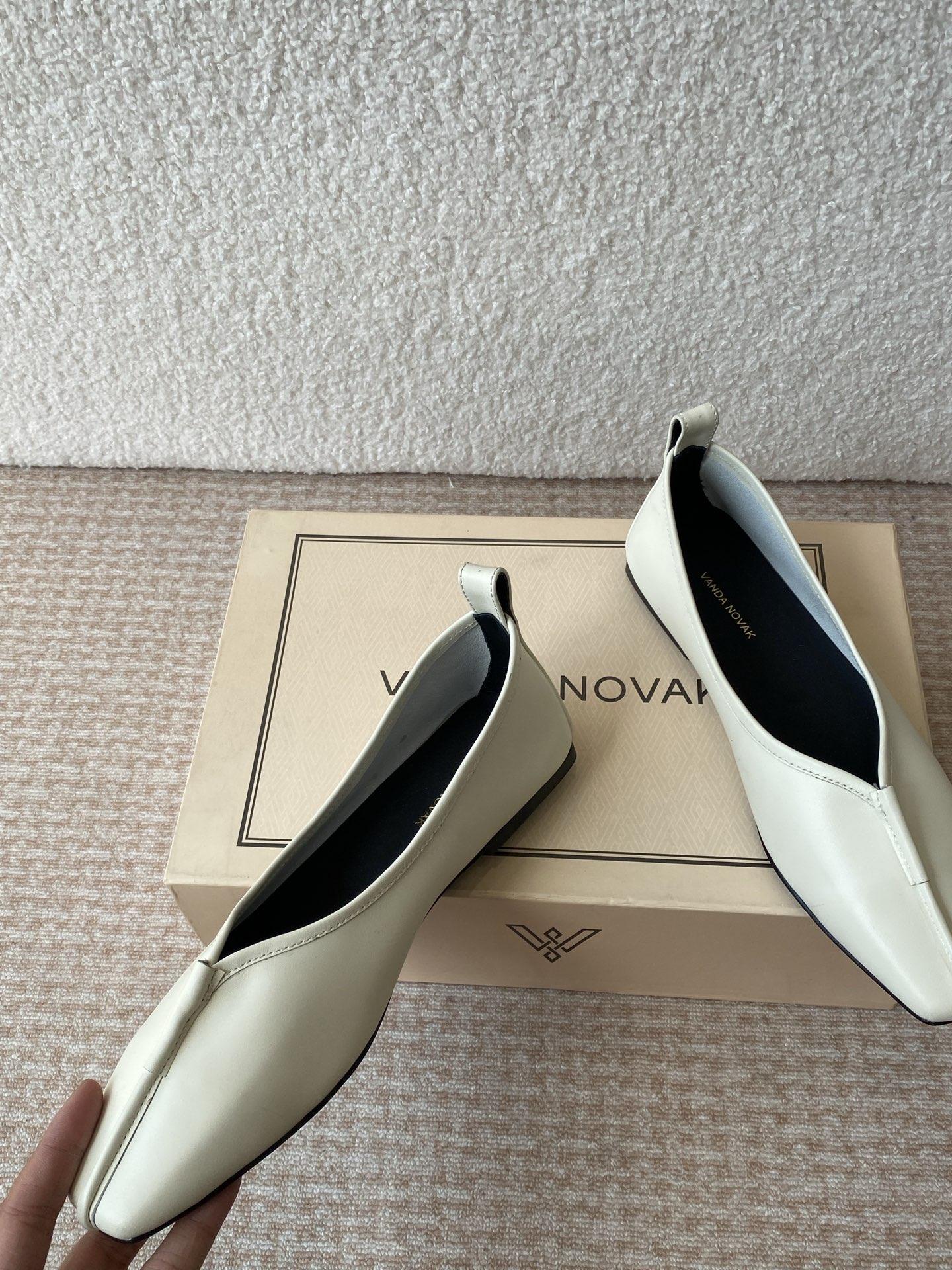 Italian Brand P725VANDA NOVAK: Unique Co-Edited Shoe Collection with Quality Materials