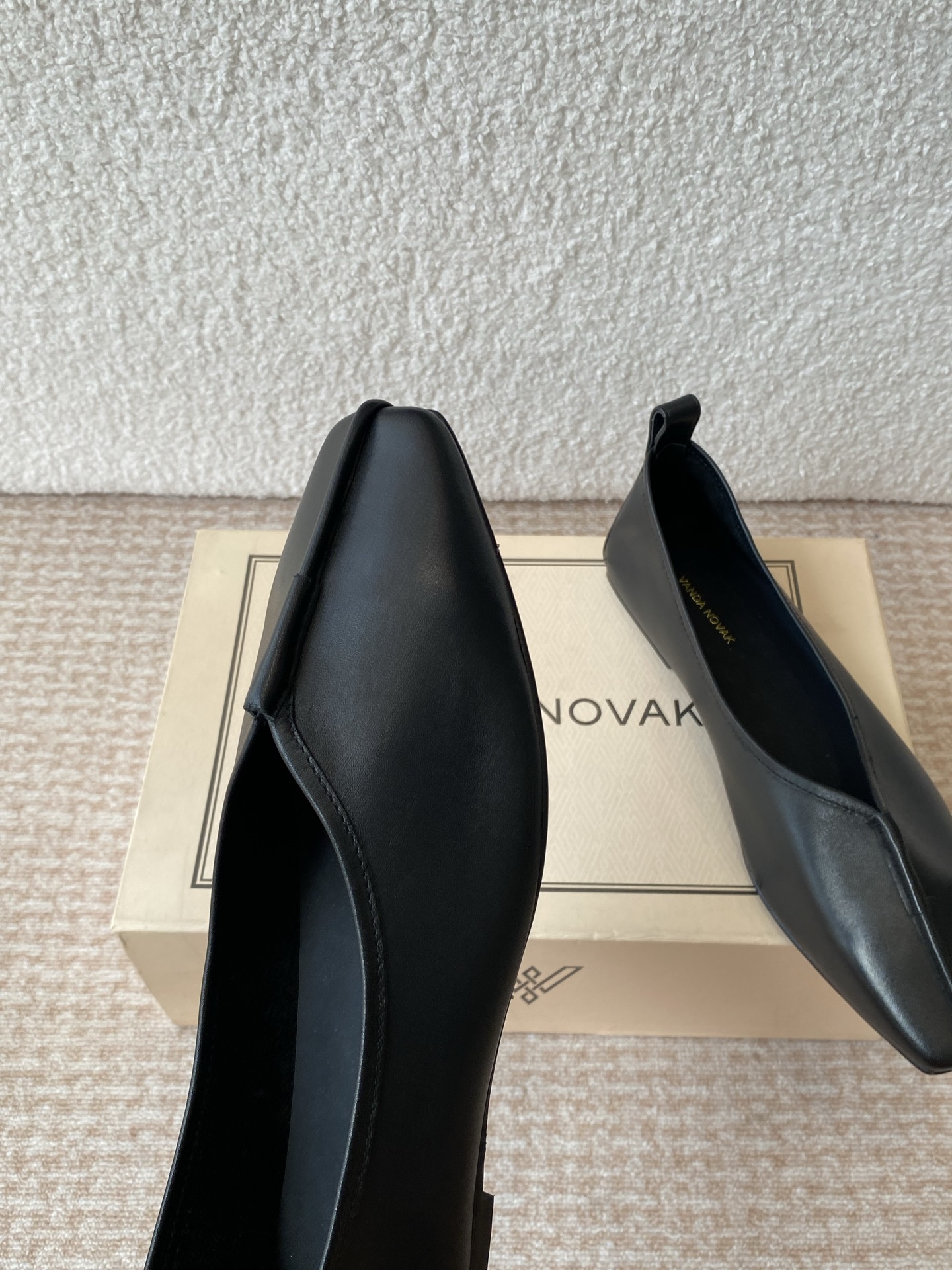 Italian Brand Vanda Novak: Unique Co-Edited Shoes with Italian Leather Heels - 图片 6