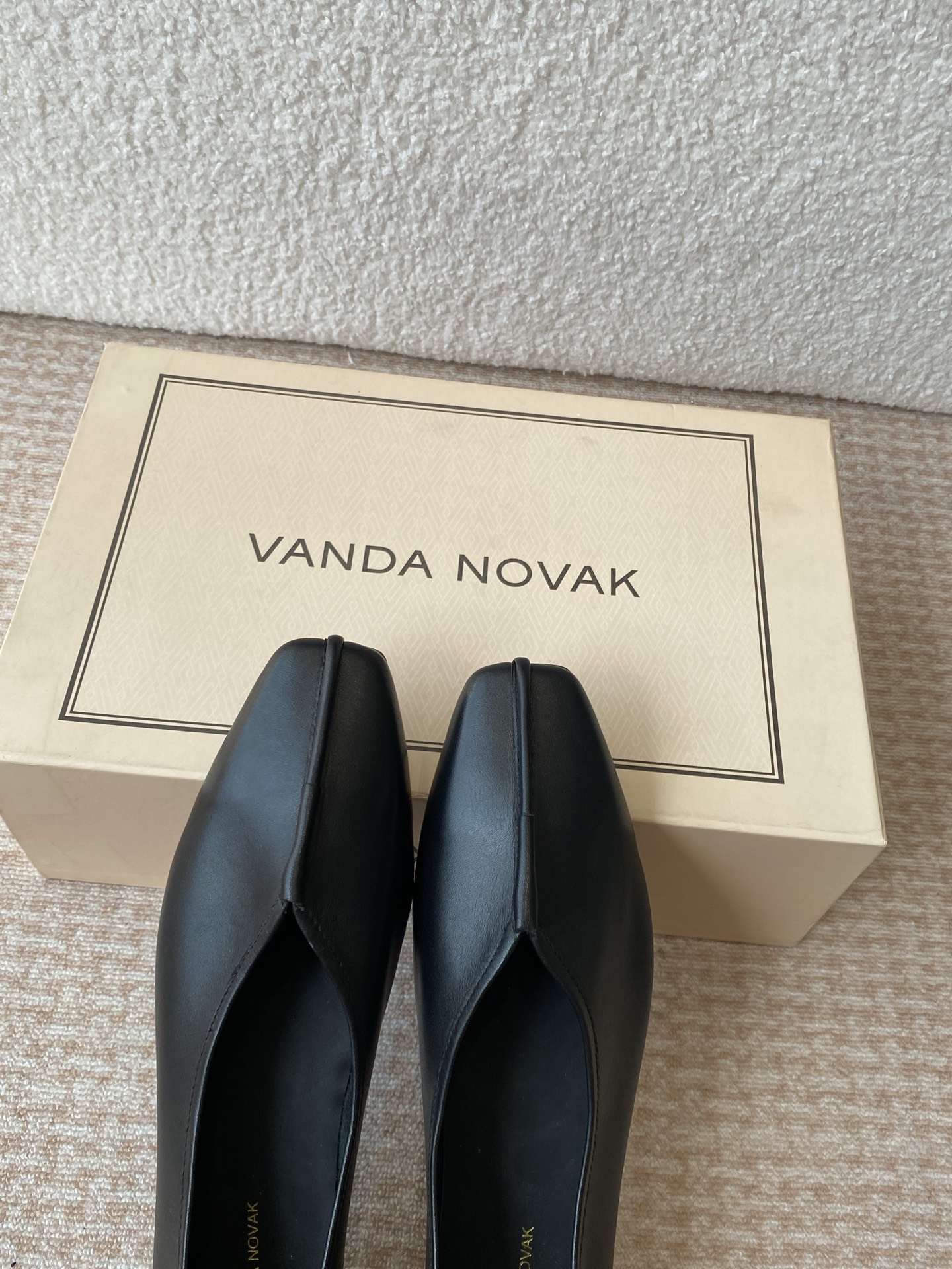 Italian Brand Vanda Novak: Unique Co-Edited Shoes with Italian Leather Heels - 图片 7