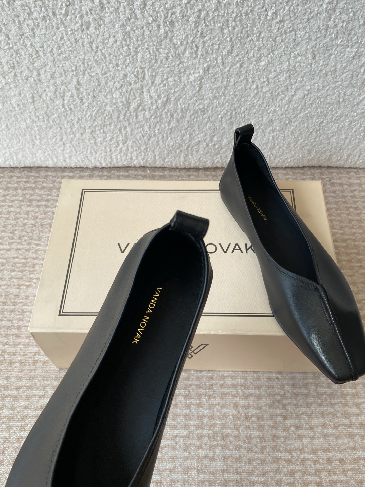 Italian Brand Vanda Novak: Unique Co-Edited Shoes with Italian Leather Heels - 图片 5