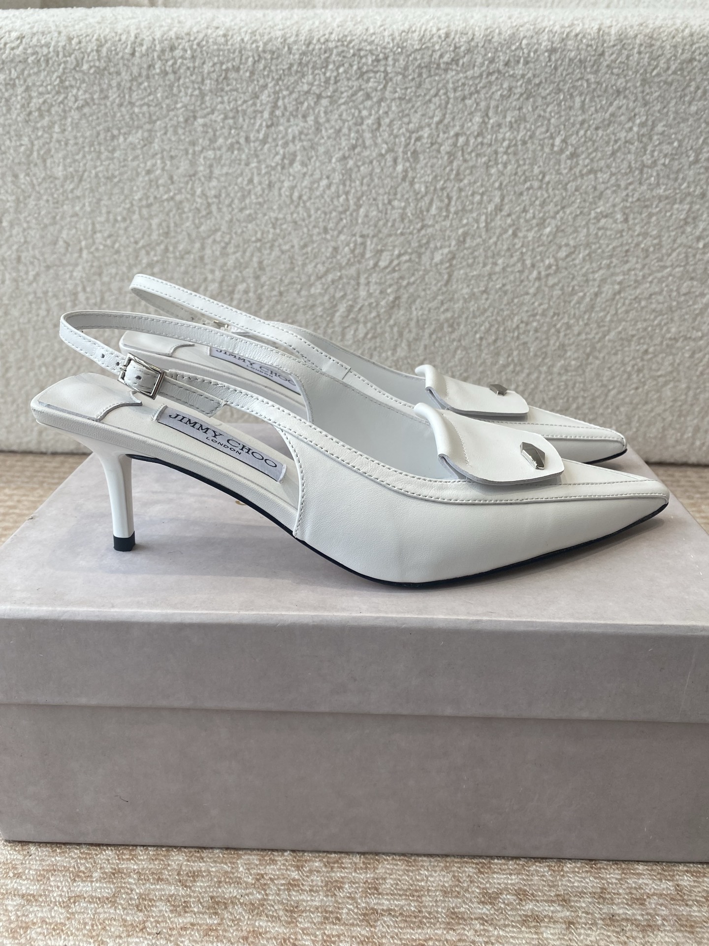 P725 Jimmy Choo Early Spring Heel Shoe Collection: Elegant Encounter with Foreign Publisher Recommendation - 图片 2