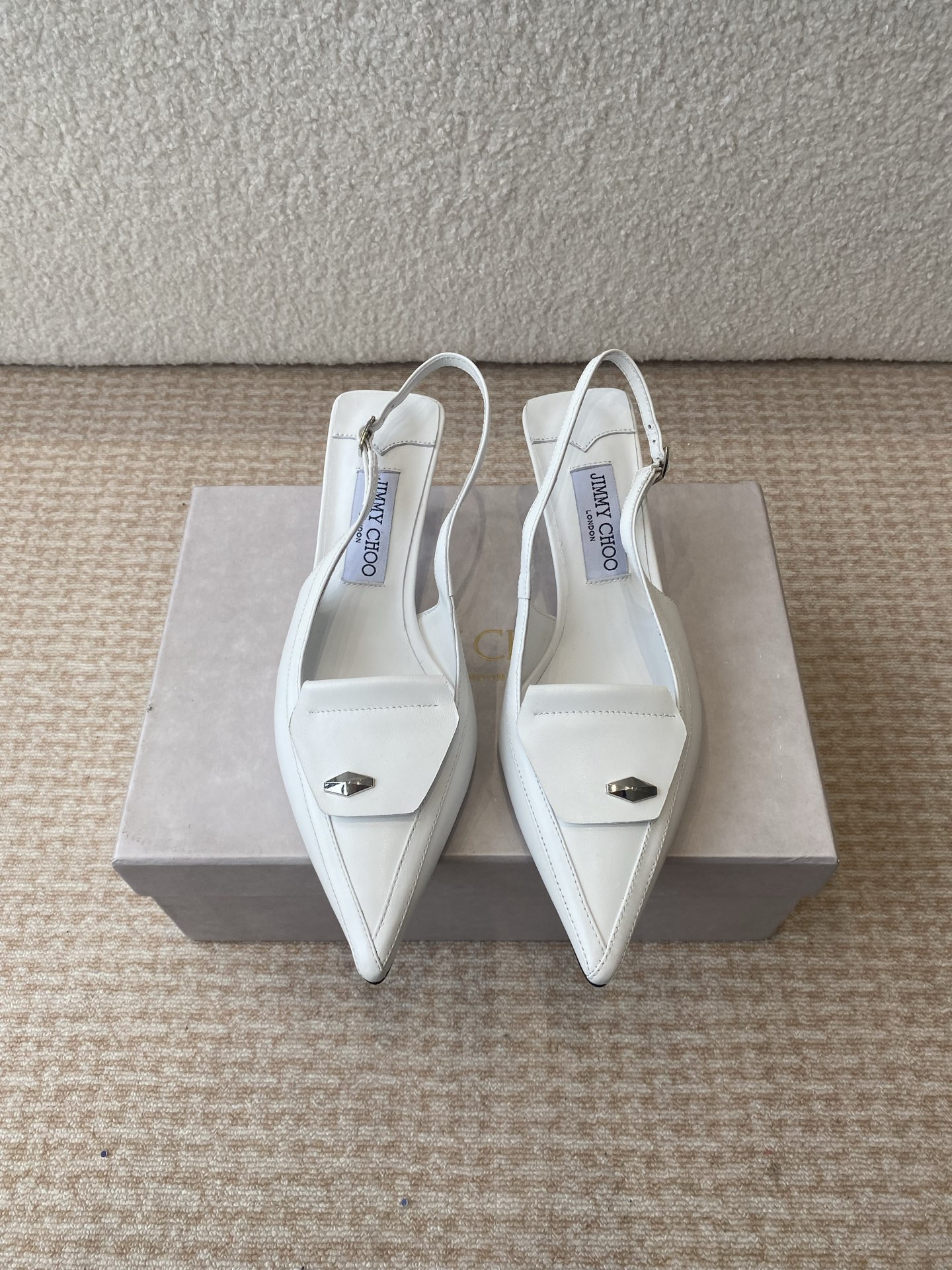 P725 Jimmy Choo Early Spring Heel Shoe Collection: Elegant Encounter with Foreign Publisher Recommendation - 图片 1