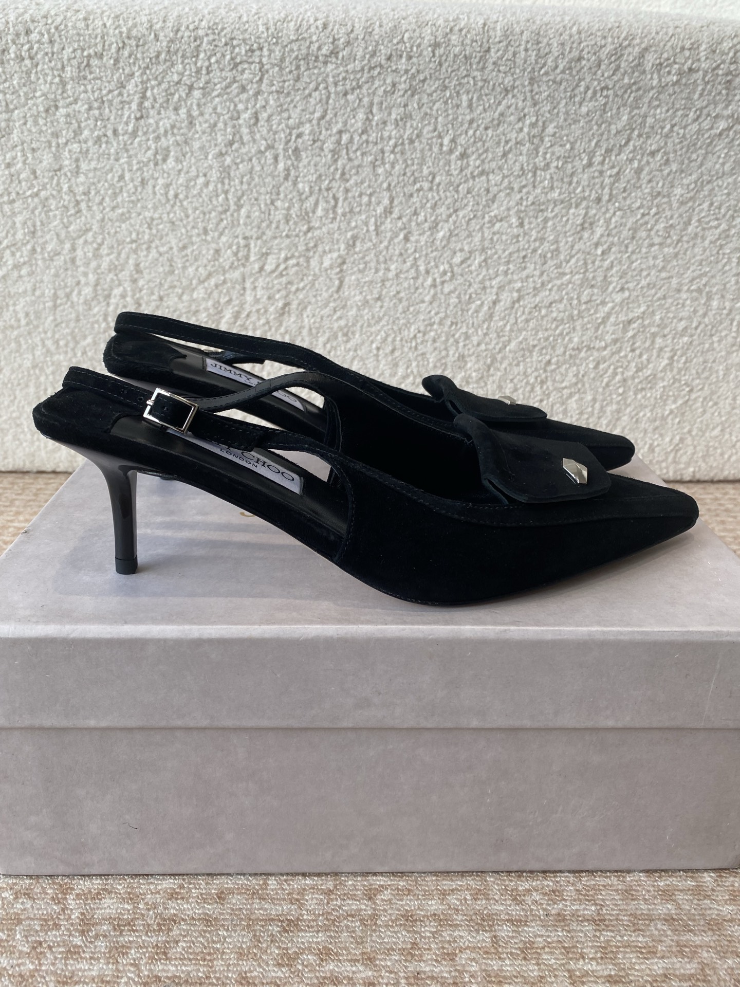“Jimmy Choo Early Spring Collection: Elegant Encounter with Italian Skin Shoes” - 图片 2