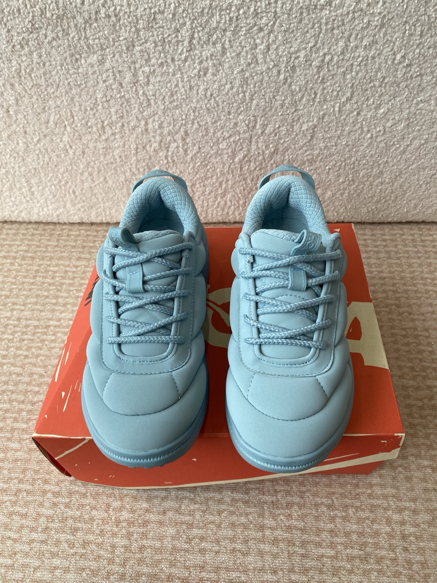 NO:403451,MARNI 25 new summer straw bag collection MARNI summer straw bag I didn't expect the joint reaction with hoka this time. Specifically, the feeling of wearing it has the comfort and rebound of HOKA. At the same time, Marni's bright colors satisfy your 2 wishes at one time BONDI B3LS MARNI Phoenix Flower Red is the flame of Nirvana, it is a pure original color Paradigm red, full of visual tension, and it is a bright spot to highlight the personality, and when you go out, you only want to pay attention. BONDI B3LS MARNI wheat straw yellow walks into the wheat field in oil color, and spend a pleasant afternoon waiting for the sunset to shine afterglow, chill is at your feet BONDI B3LS MARNI Tourmaline Blue A lake is clear and blue, undiluted, without decoration of thick colors Reflecting the authenticity and purity of the sky, it will overflow the screen. BONDI B3LS MARNI Bracken Zong Break into the 100% cocoa show. Caramel color splicing texture, commuting outfits, low-key and hidden mystery. Size35-40 (40. No return or exchange), casual shoes/sports shoes, marni, sneakers, espadrilles19860909MARNI 25新款夏季草编包合集MARNI夏季草编包 藤编包沒想到這次和hoka聯名反應这麼熱烈 具體說一下穿上腳的感覺有HOKA的舒適回彈感 同時有Marni的顏色鮮艷配搭 一次滿足你2個願望 BONDI B3LS MARNI 凤凰花红 是涅槃之焰,是纯粹原色 范式般的红,拉满视觉张力 炽烈点明张扬个性,出街就只为瞩目  BONDI B3LS MARNI 麦秆黄 走进油彩中的那片麦田,惬意过一个午后 等待夕阳洒下余晖,chill在脚下这一刻 BONDI B3LS MARNI 碧玺蓝 一湖剔透碧蓝,未经稀释,不饰浓彩 倒映天空的本真纯净,充盈自由,就要溢出屏幕  BONDI B3LS MARNI 蕨菜粽 闯入百分百可可的可露丽秀场 焦糖色泽拼接质感,通勤穿搭,低调更要暗藏玄机 Size35-40（40.不退换）,休闲鞋/运动鞋,marni,sneakers,espadrilles,Women's Shoes