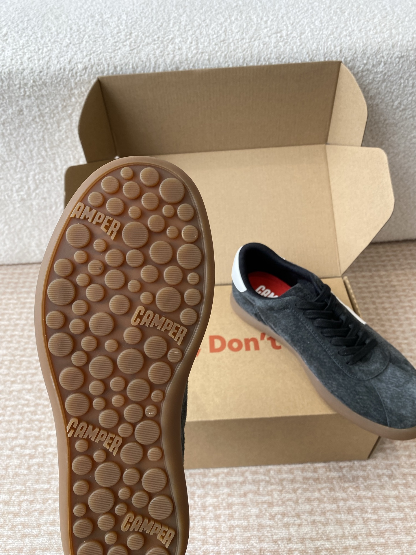 Camper’s Pelotas Soller: Stylish White Sports Shoes with Premium Materials - 图片 8