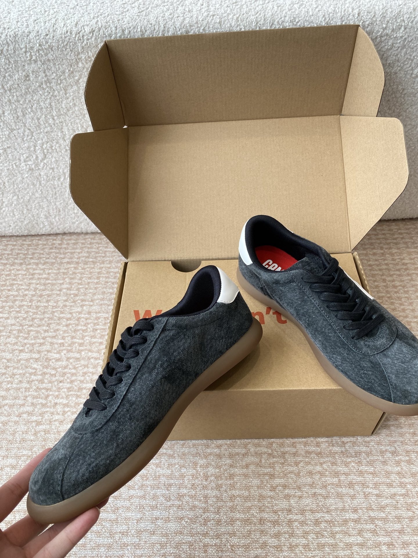 Camper’s Pelotas Soller: Stylish White Sports Shoes with Premium Materials - 图片 3