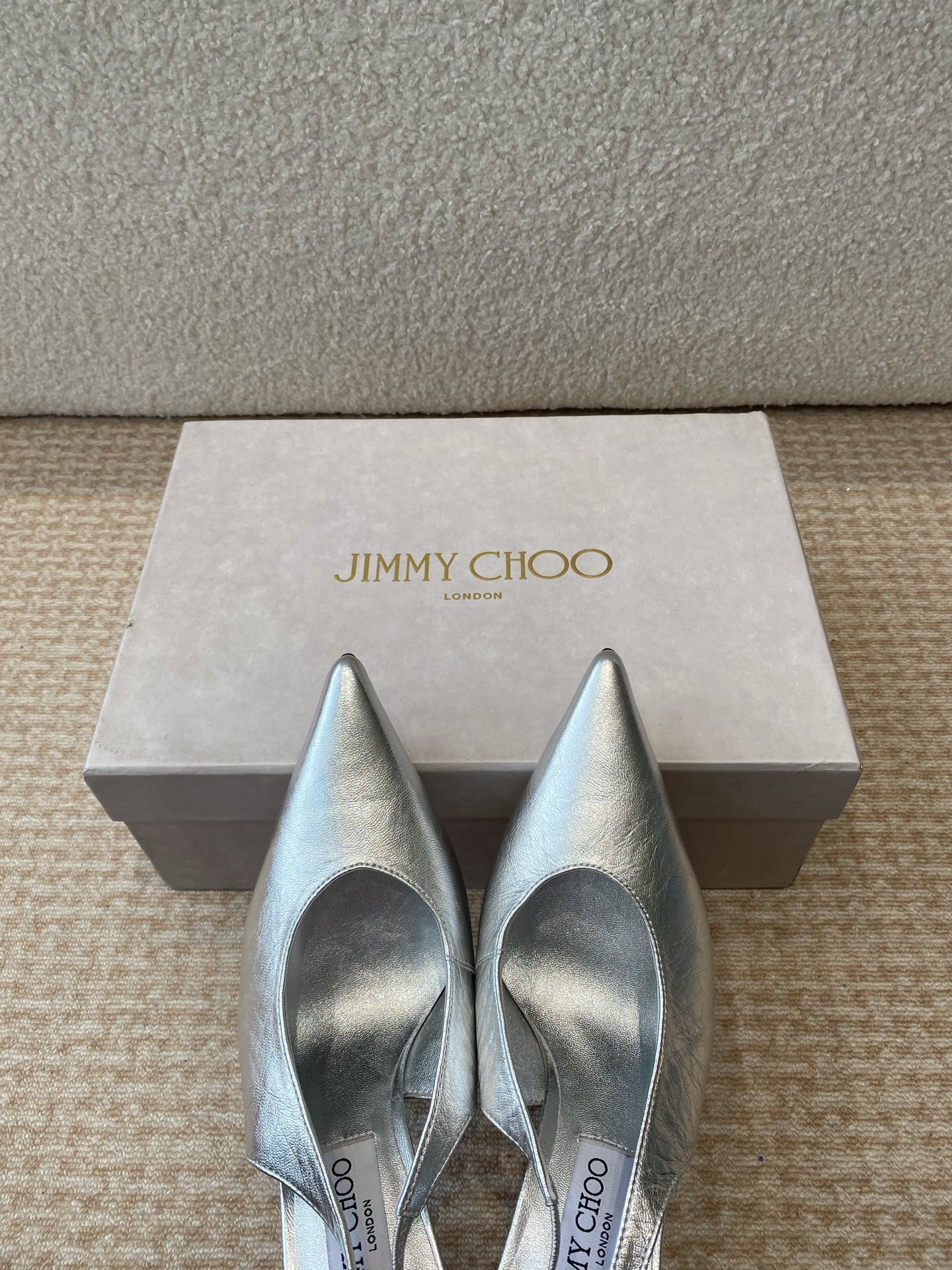 Jimmy Choo’s Elegant Spring Heels: Fashionable Encounter with Foreign Publishers - 图片 7