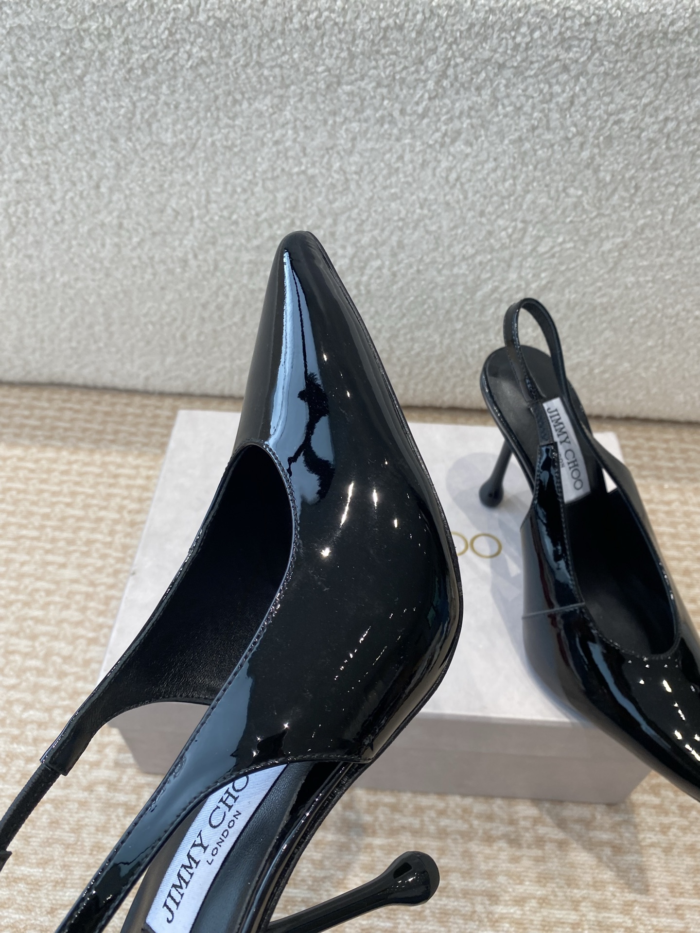 “Jimmy Choo’s Elegant Spring Heels and Shoes Collection” - 图片 6