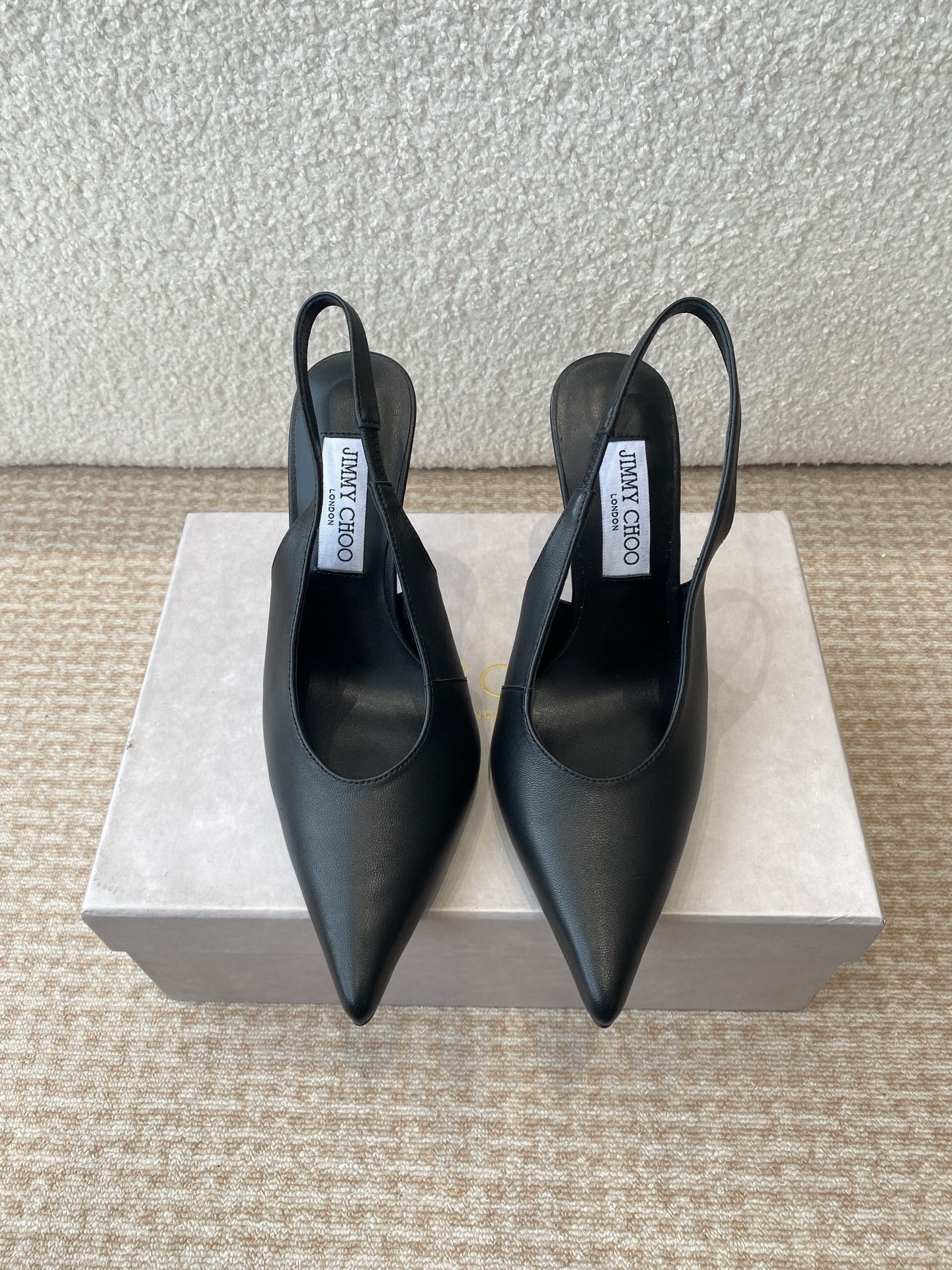 “Jimmy Choo Spring/Summer Shoe Collection: Elegant Beauty and Fashion” - 图片 2
