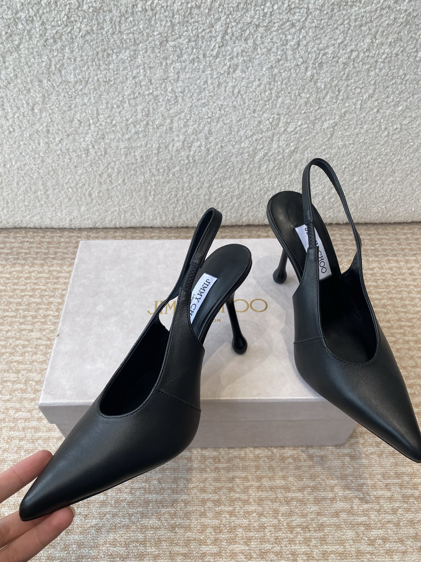 “Jimmy Choo Spring/Summer Shoe Collection: Elegant Beauty and Fashion” - 图片 4