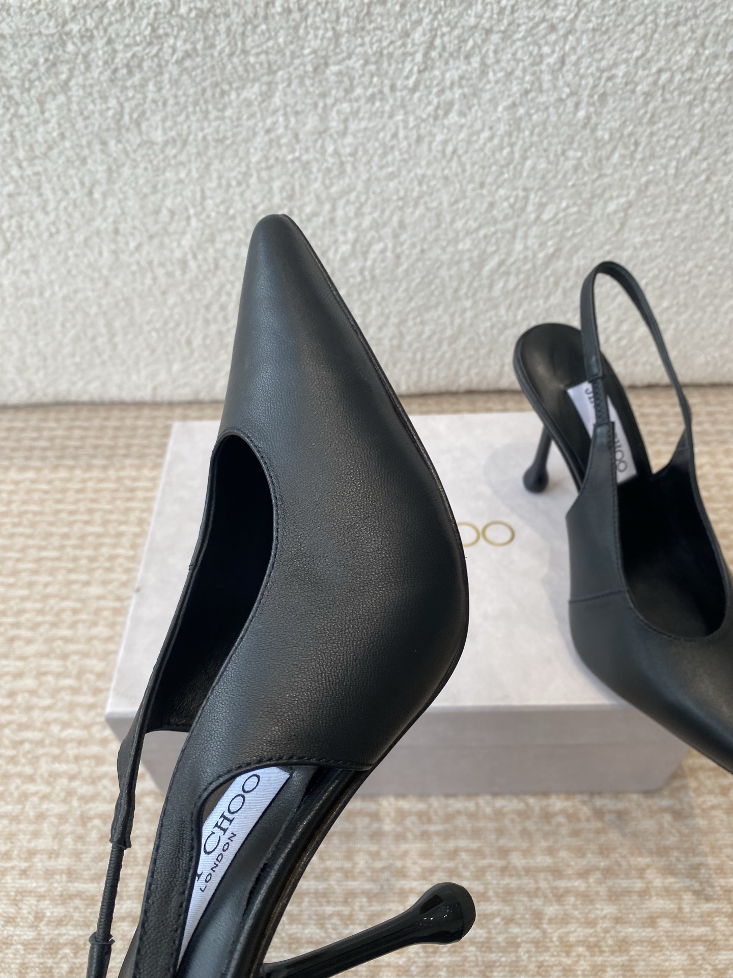 “Jimmy Choo Spring/Summer Shoe Collection: Elegant Beauty and Fashion” - 图片 6
