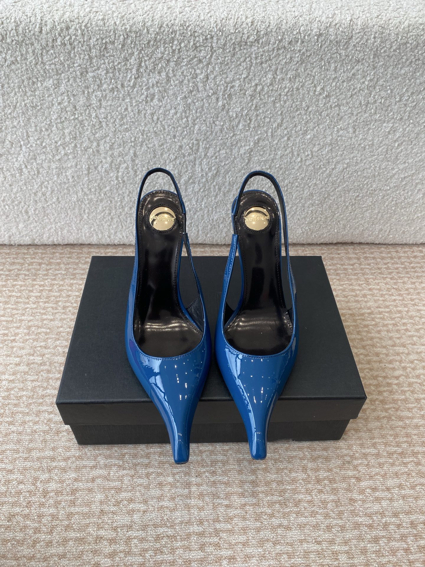 NO:403433,Early spring new 25ss Saint Laurent / YSL Saint Laurent crystal wedge pointed sandals Single shoes ————————————————————————————————————————————————————————————————————————————————————————————————————————————————————————————————————————————————————————————————————————————————————————————————————————————————————————————————————————————————————————————————————————————————————————————————————————————————————————————————————————————————————————————————————————————————————————————————————————————————————————————————————————————————————————————————————————————————————————————————19860909早春新款25ss Saint Laurent / YSL圣罗兰水晶坡跟尖头凉鞋 单鞋 ——————————— YSL姐姐的美丽尤物高跟鞋 又是人间圣罗兰 Rose同款的小方头 高跟鞋化很好修饰脚型,奢华金属链 这几年SLP是在高跟鞋越来越懂女人了摒奔了防水台款的尴尬设计印象ysl绝美坡跟鱼嘴 鞋面漆皮 鞋底真皮大底 跟高约9cm 码数35-41（40、41、定制不退不换）,高跟鞋凉鞋,loro piana,saint laurent,saint laurent,saint laurent,sandals,high heels,Leather soles,Women's Shoes