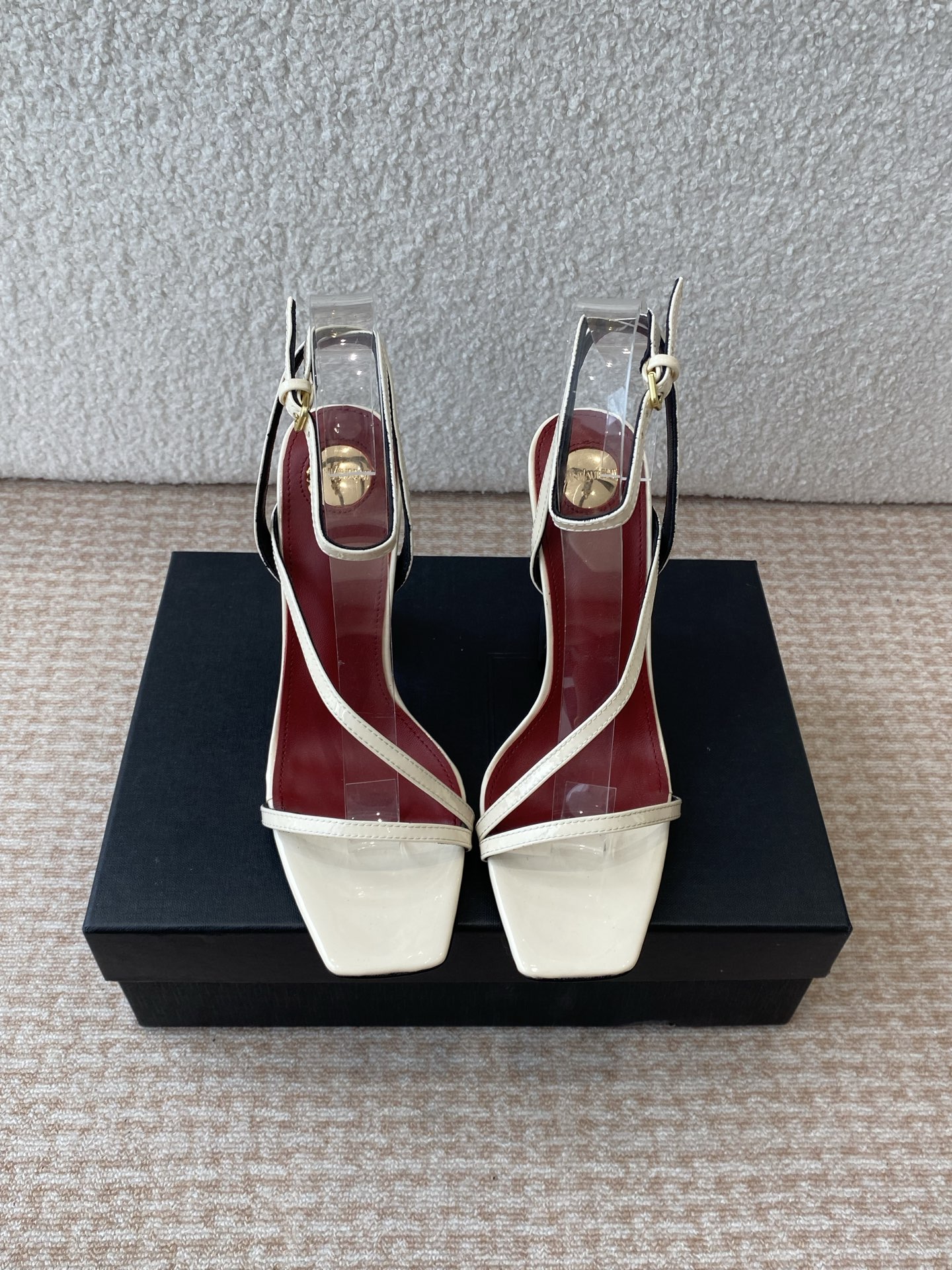 NO:403428,Early spring new 25ss Saint Laurent / YSL Saint Laurent metal electroplating heel pointed toe sandals ——————————————————————————————————————————————————————————————————————————————————————————————————————————————————————————————————————————————————————————————————————————————————————————————————————————————————————————————————————————————————————————————————————————————————————————————————————————————————————————————————————————————————————————————————————————————————————————————————————————————————————————————————————————————————————————————————————————————————————————————19860909早春新款25ss Saint Laurent / YSL圣罗兰金属电镀跟 尖头凉鞋  ——————————— YSL姐姐的美丽尤物高跟鞋 又是人间圣罗兰 Rose同款的小方头 高跟鞋化很好修饰脚型,奢华金属链 这几年SLP是在高跟鞋越来越懂女人了摒奔了防水台款的尴尬设计印象ysl绝美鱼嘴 鞋面漆皮 鞋底真皮大底 跟高约9cm 码数35-41（40、41、定制不退不换）,高跟鞋凉鞋,loro piana,saint laurent,saint laurent,saint laurent,sandals,high heels,Leather soles,Women's Shoes