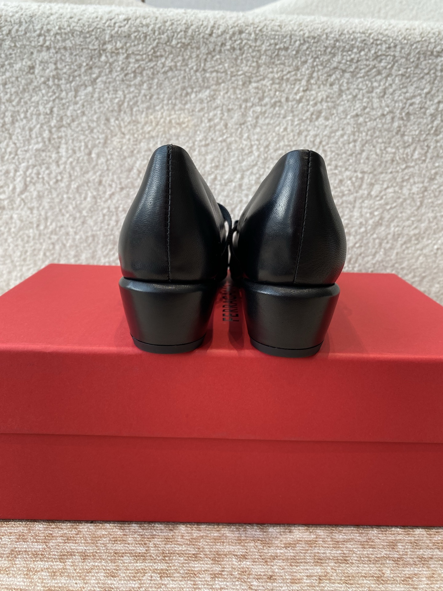 Philagramu’s Modern Gancini Ballet Shoes: Comfortable and Stylish Spring Essential - 图片 8