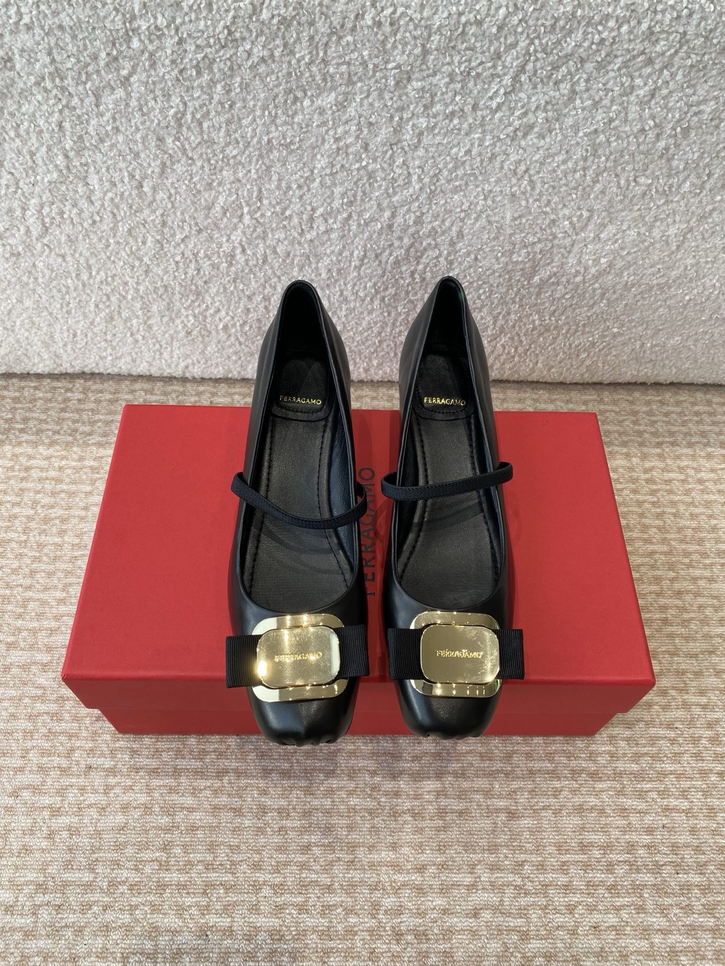 Philagramu’s Modern Gancini Ballet Shoes: Comfortable and Stylish Spring Essential - 图片 2