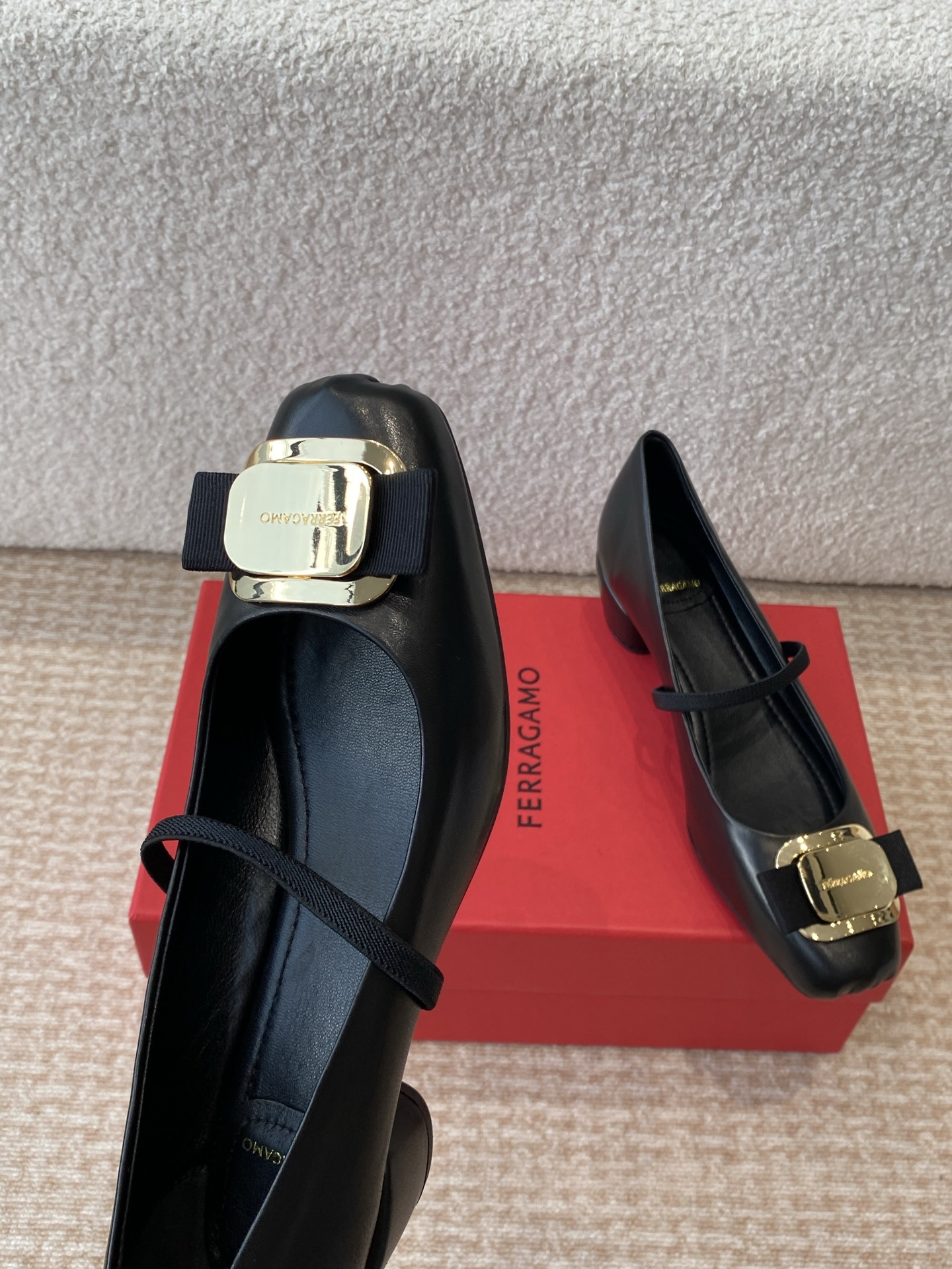 Philagramu’s Modern Gancini Ballet Shoes: Comfortable and Stylish Spring Essential - 图片 6