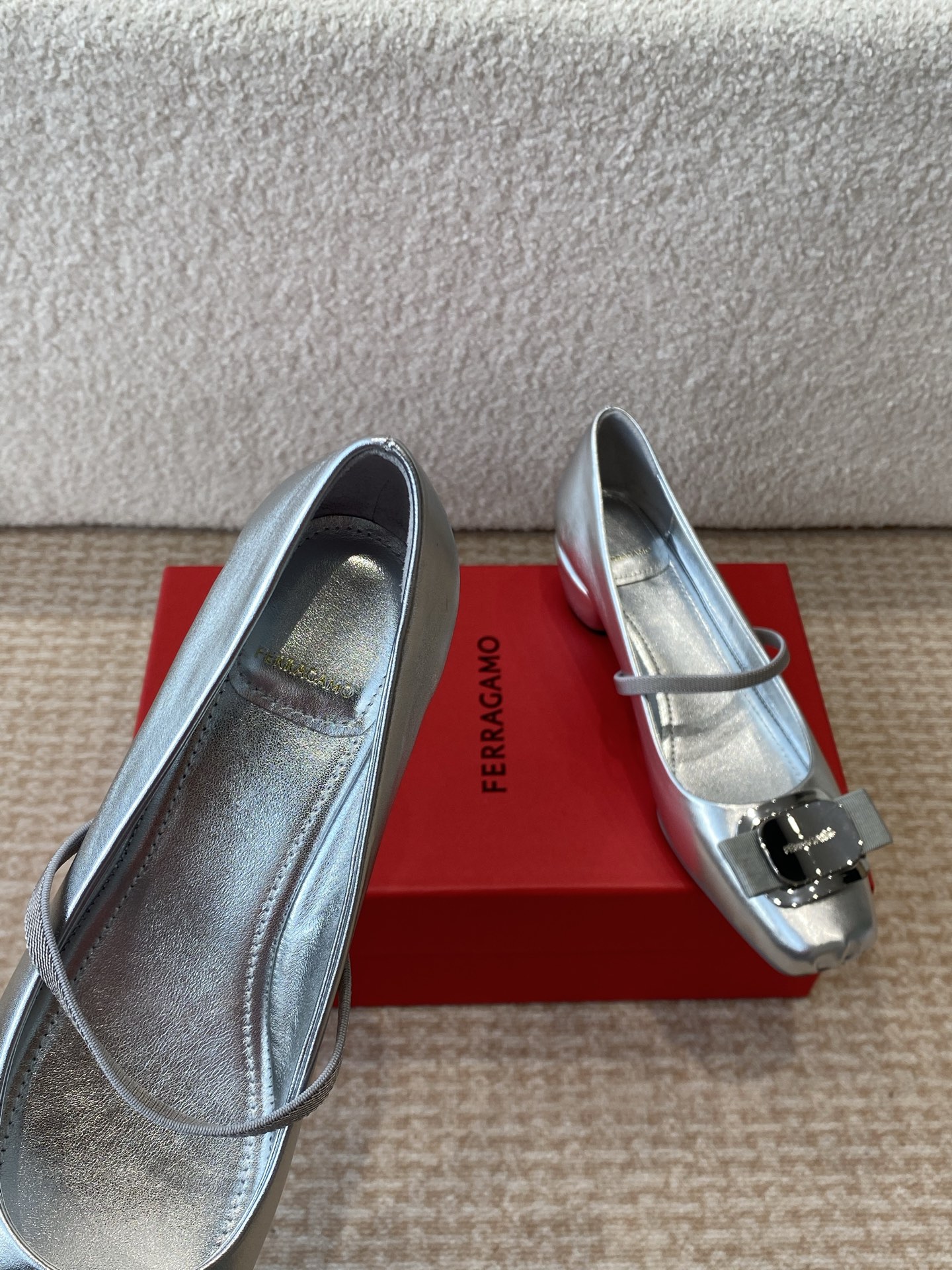 Philagramu’s 25th Gancini Ballet: Modern, Stylish, and Comfortable Sheepskin Shoes - 图片 5