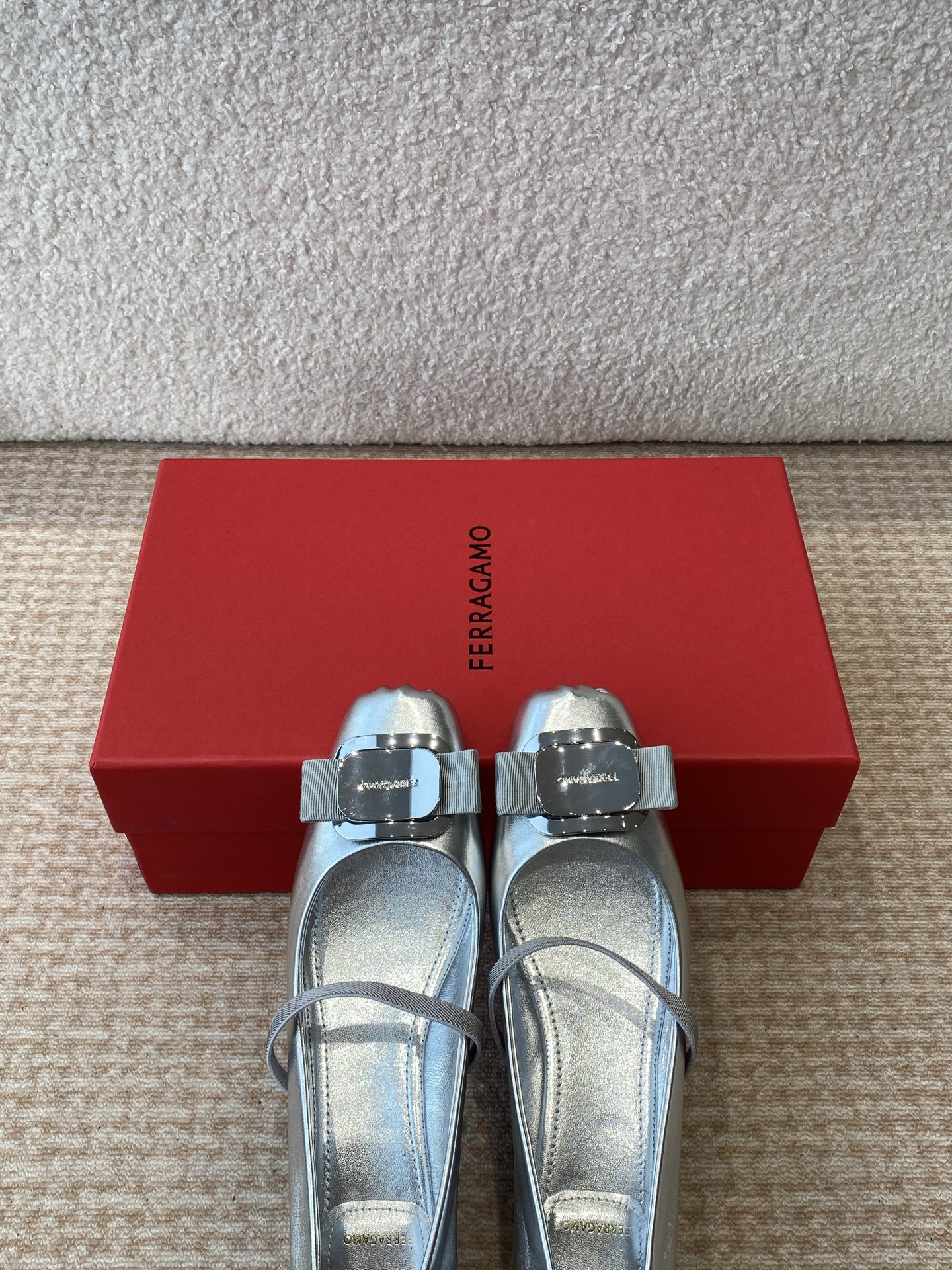 Philagramu’s 25th Gancini Ballet: Modern, Stylish, and Comfortable Sheepskin Shoes - 图片 7