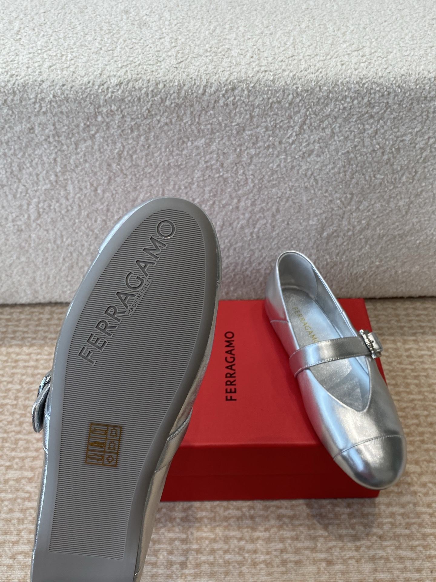 Philagramu’s Modern Gancini Ballet Shoes: Stylish Comfort for Any Occasion - 图片 9