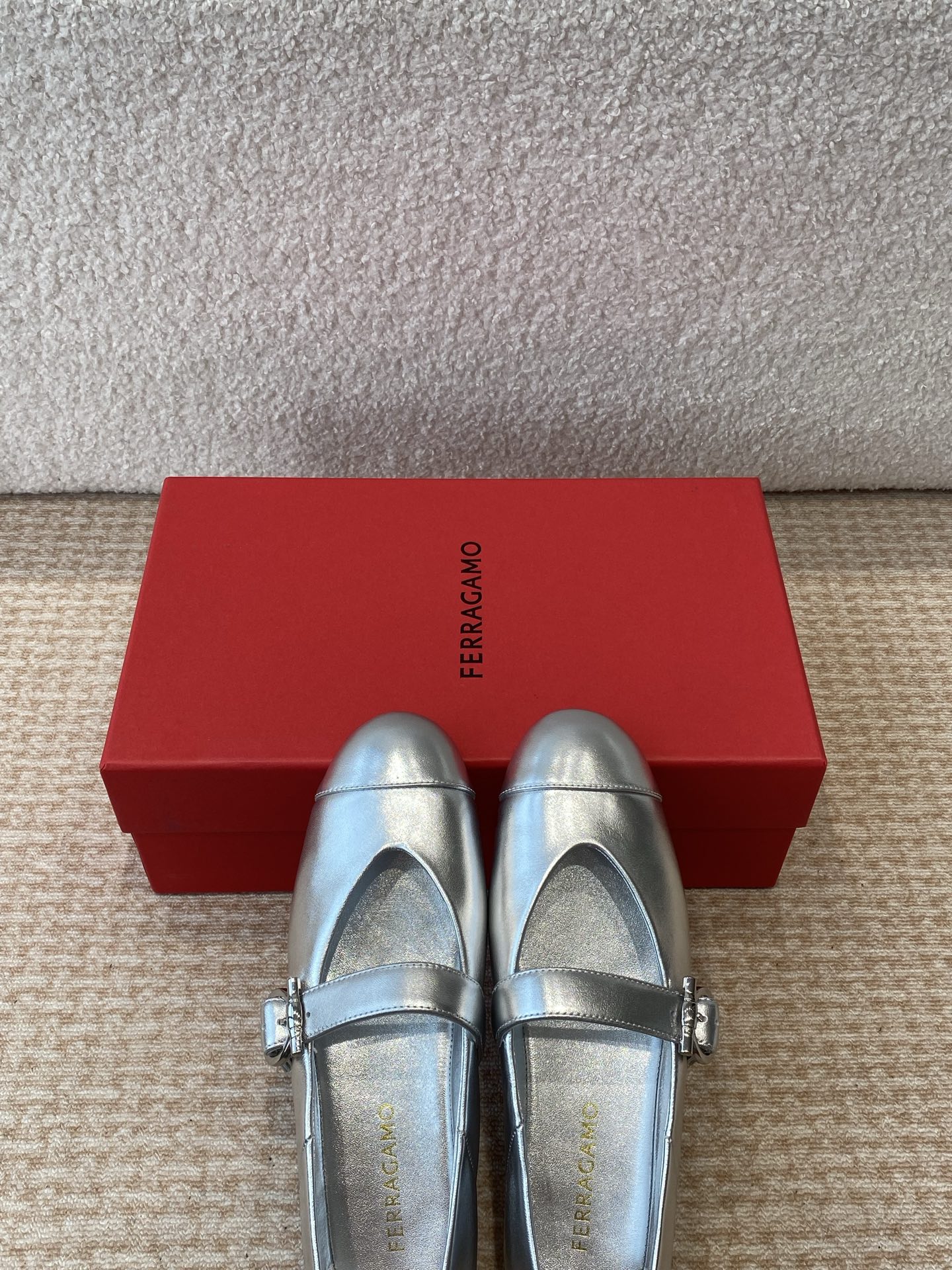 Philagramu’s Modern Gancini Ballet Shoes: Stylish Comfort for Any Occasion - 图片 7