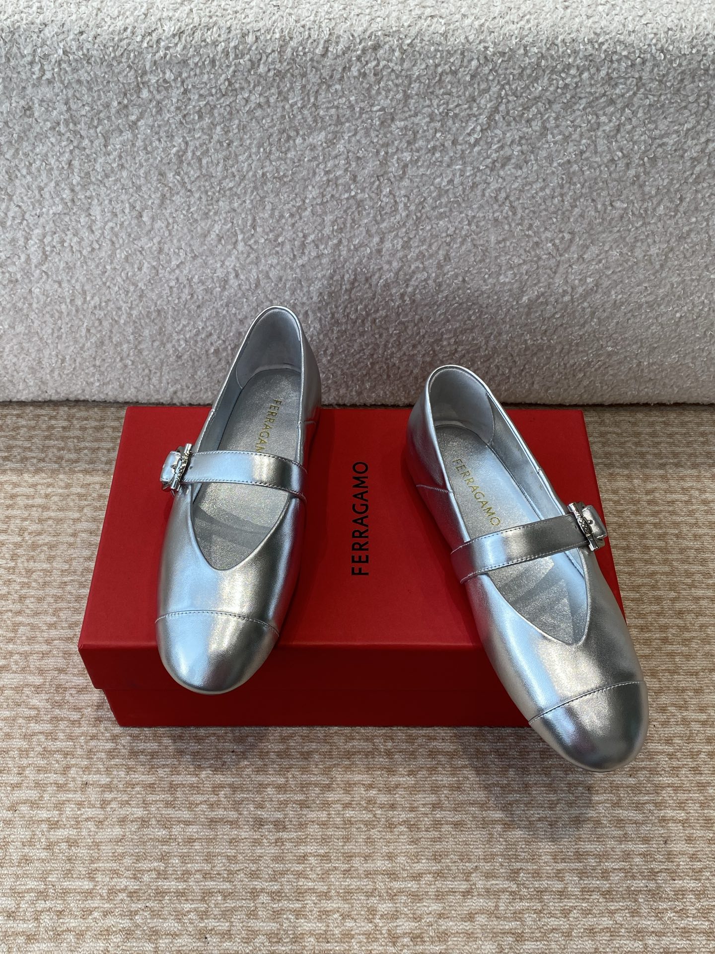 Philagramu’s Modern Gancini Ballet Shoes: Stylish Comfort for Any Occasion