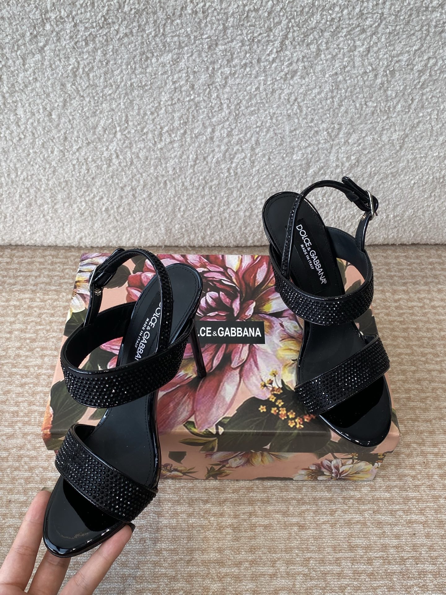“Dolce & Gabbana P750D & G Classical Institutional Romantic Boots Overview” - 图片 4