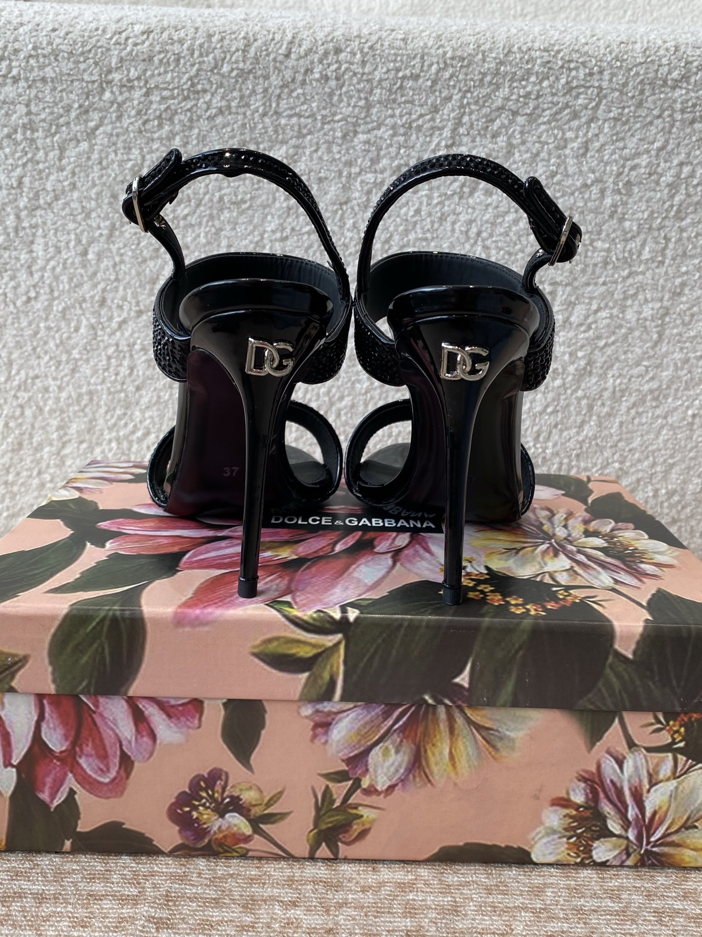 “Dolce & Gabbana P750D & G Classical Institutional Romantic Boots Overview” - 图片 8