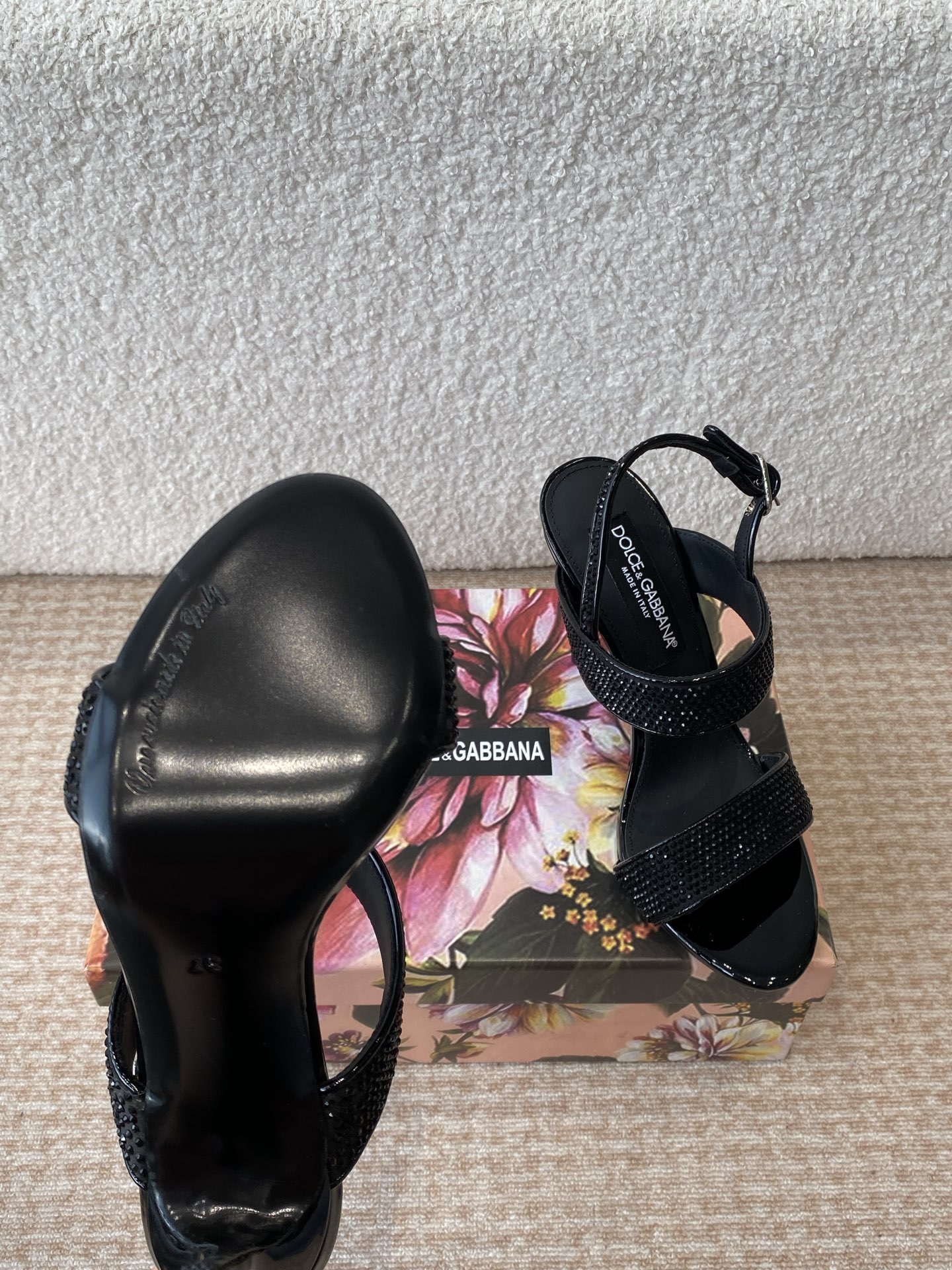 “Dolce & Gabbana P750D & G Classical Institutional Romantic Boots Overview” - 图片 9