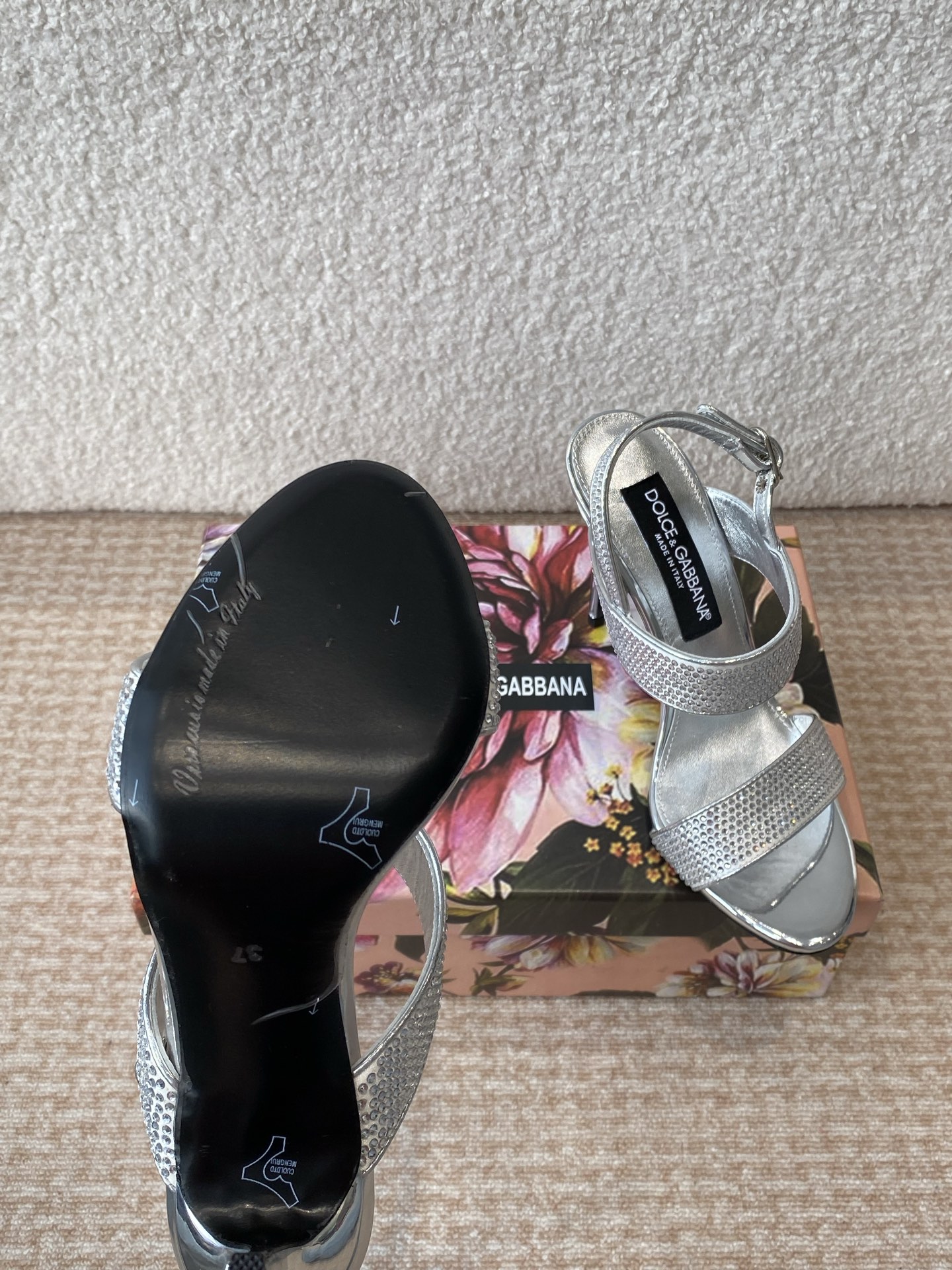 Dolce & Gabbana: Classical Institutional Romantic Boots with Australian Diamonds - 图片 8