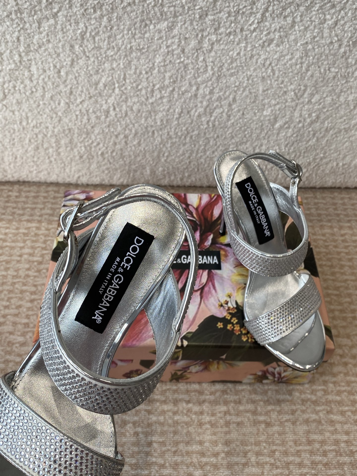 Dolce & Gabbana: Classical Institutional Romantic Boots with Australian Diamonds - 图片 4
