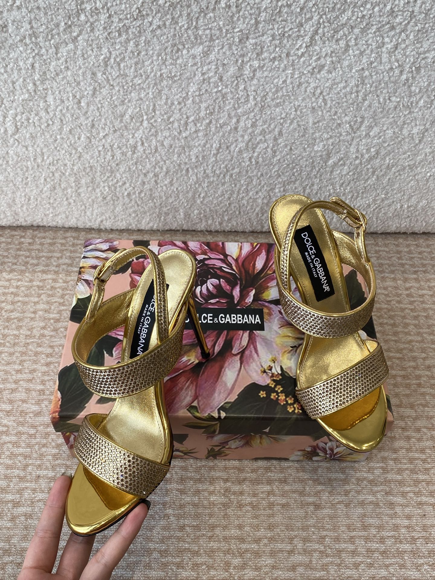 “Dolce & Gabbana P750D & G Classical Institutional Romantic Boots Overview” - 图片 4