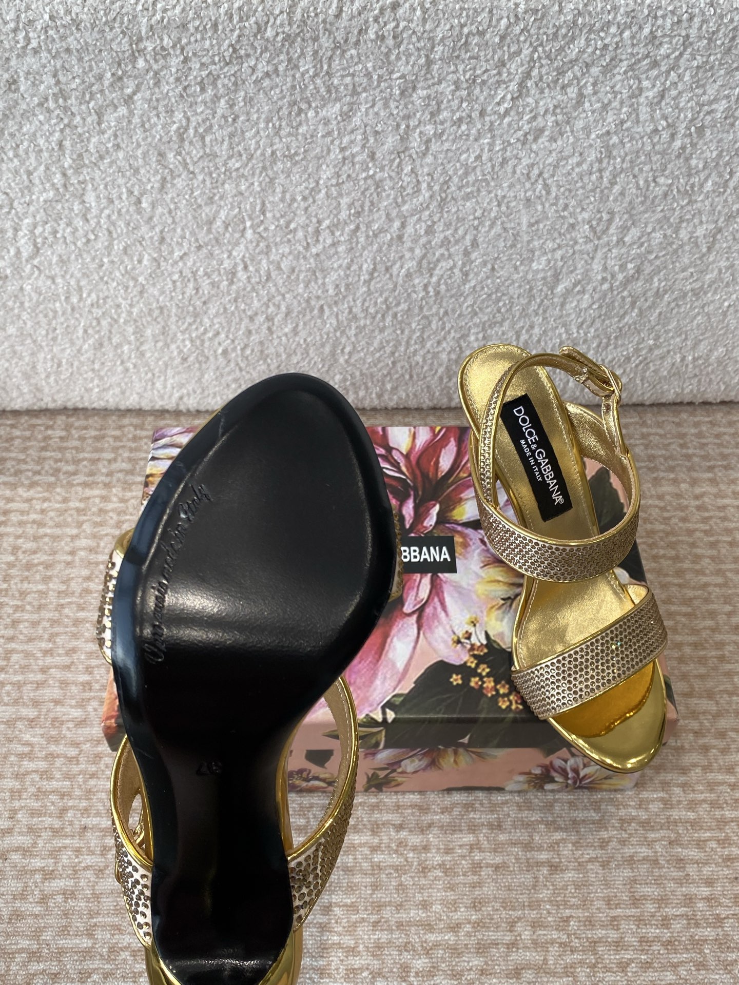 “Dolce & Gabbana P750D & G Classical Institutional Romantic Boots Overview” - 图片 9