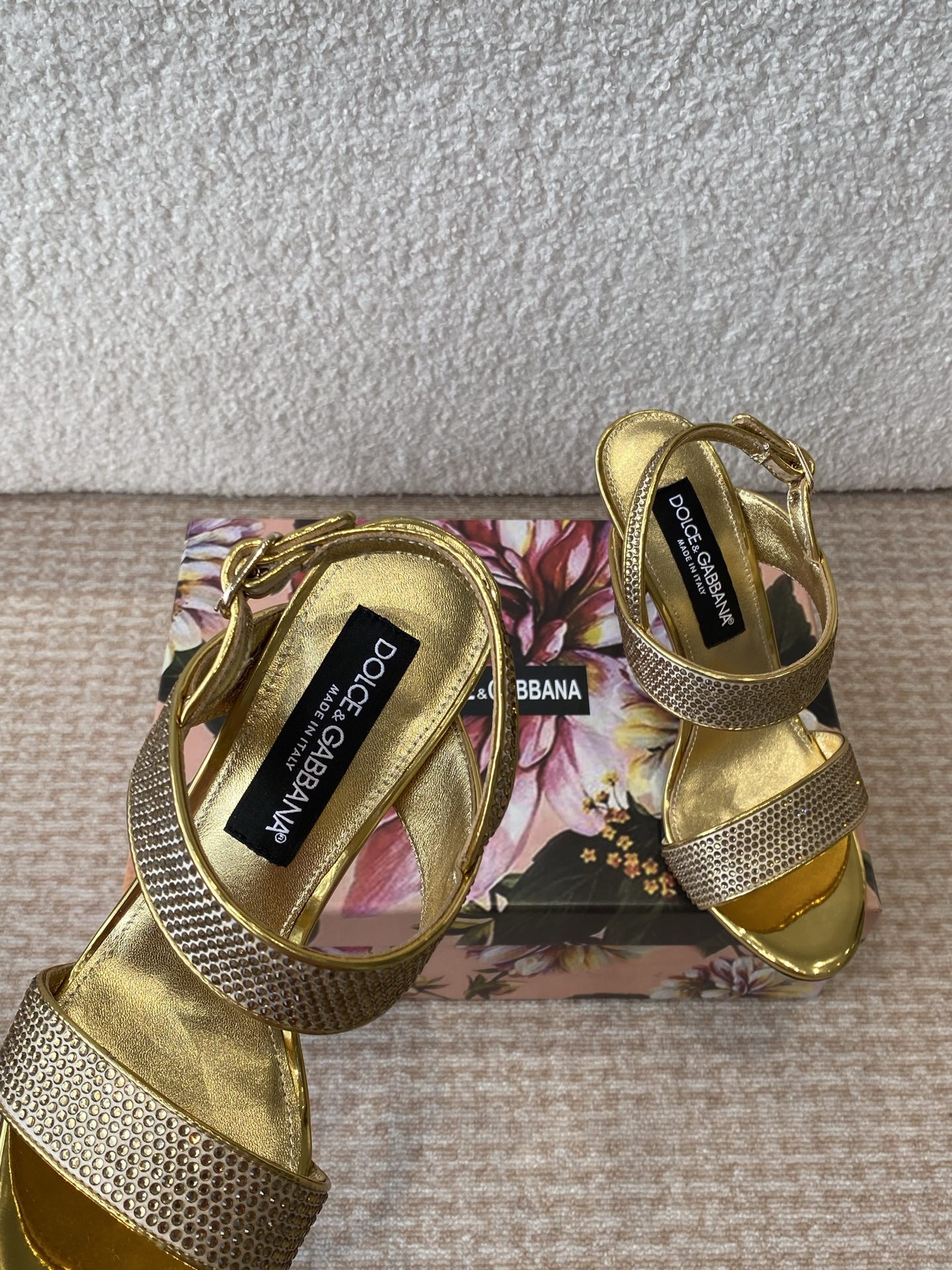 “Dolce & Gabbana P750D & G Classical Institutional Romantic Boots Overview” - 图片 5