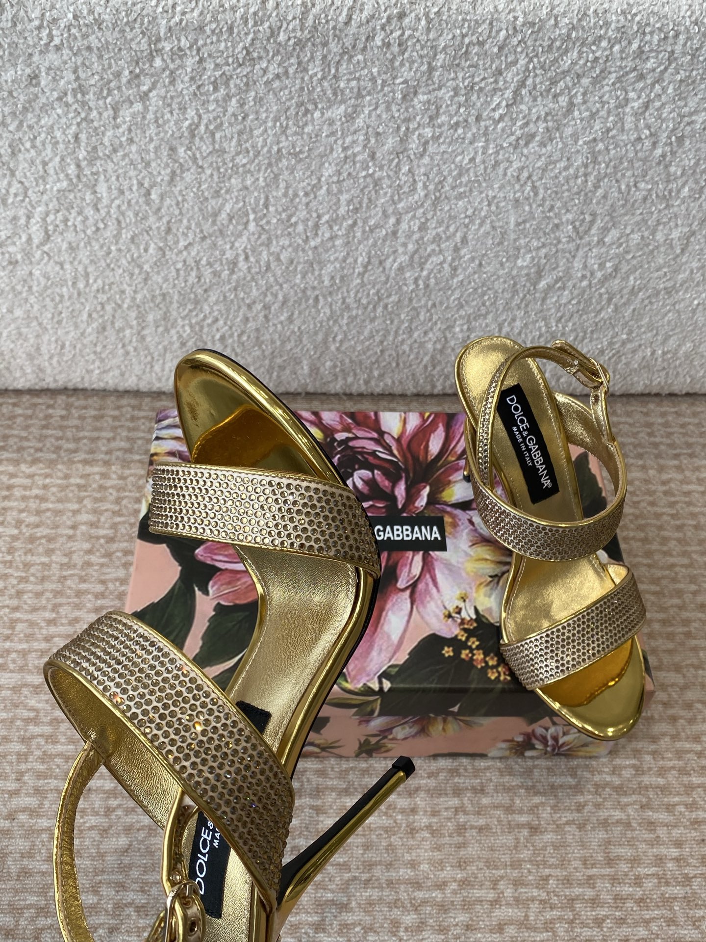 “Dolce & Gabbana P750D & G Classical Institutional Romantic Boots Overview” - 图片 6