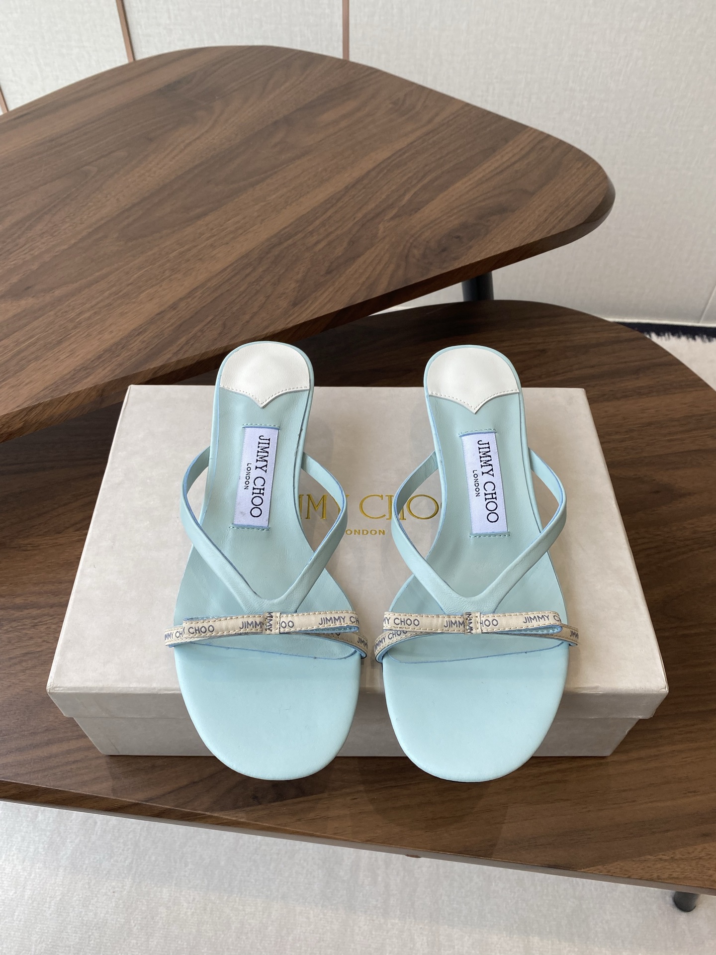 _dxq9s1KzJFnr_0MqVpJ_US_11E83uKNGH_h8y9Q