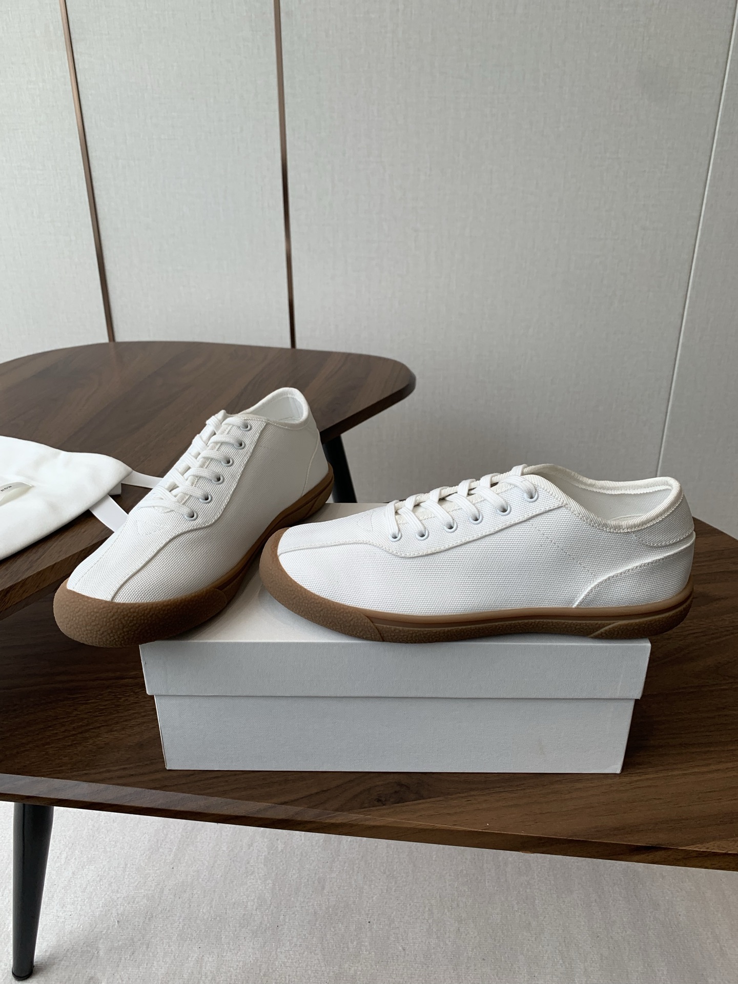 Newest Canvass Sneakers with Slip-Resistant Bottom for Comfortable Daily Wear - 图片 4