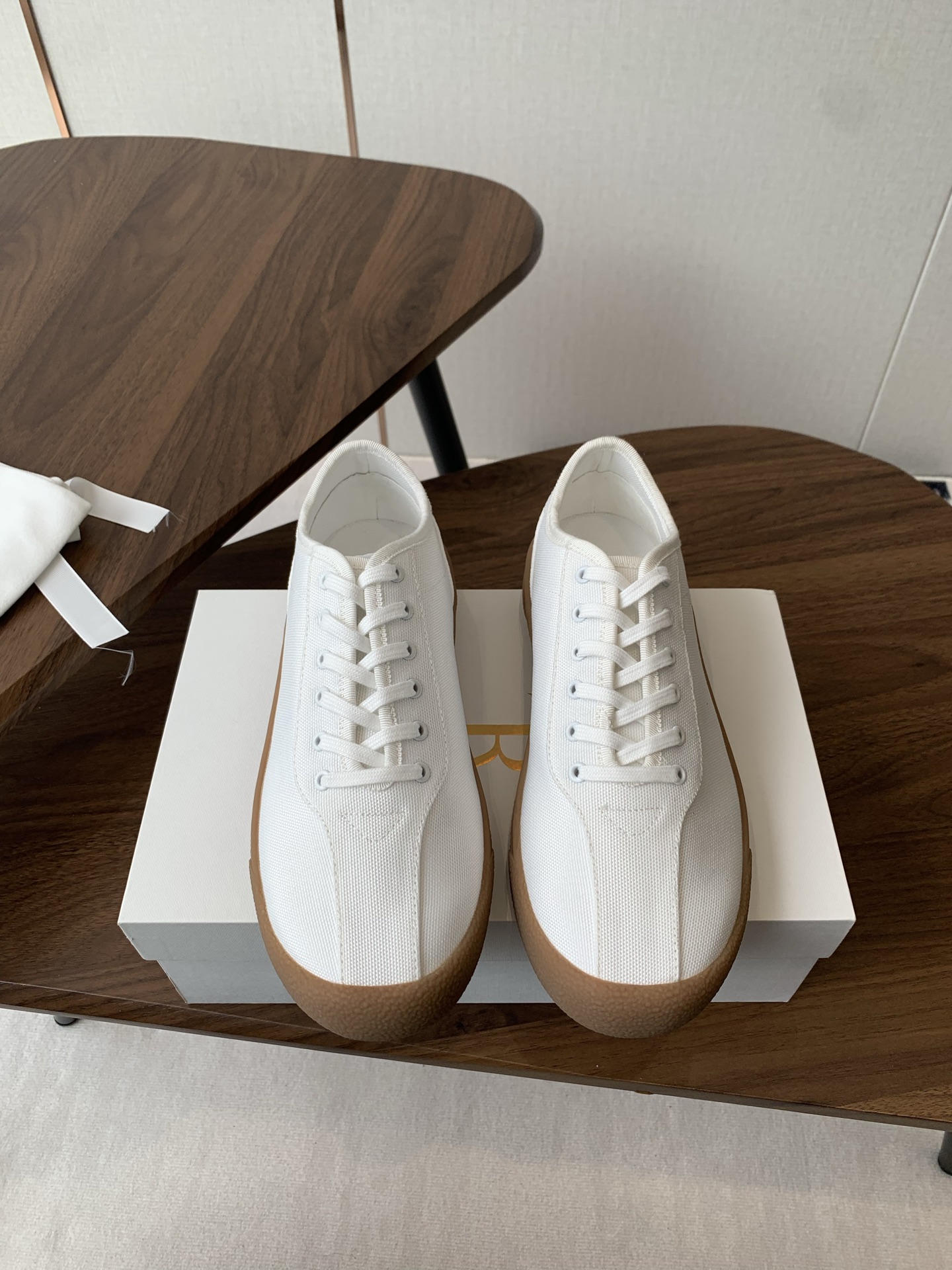 Newest Canvass Sneakers with Slip-Resistant Bottom for Comfortable Daily Wear - 图片 1