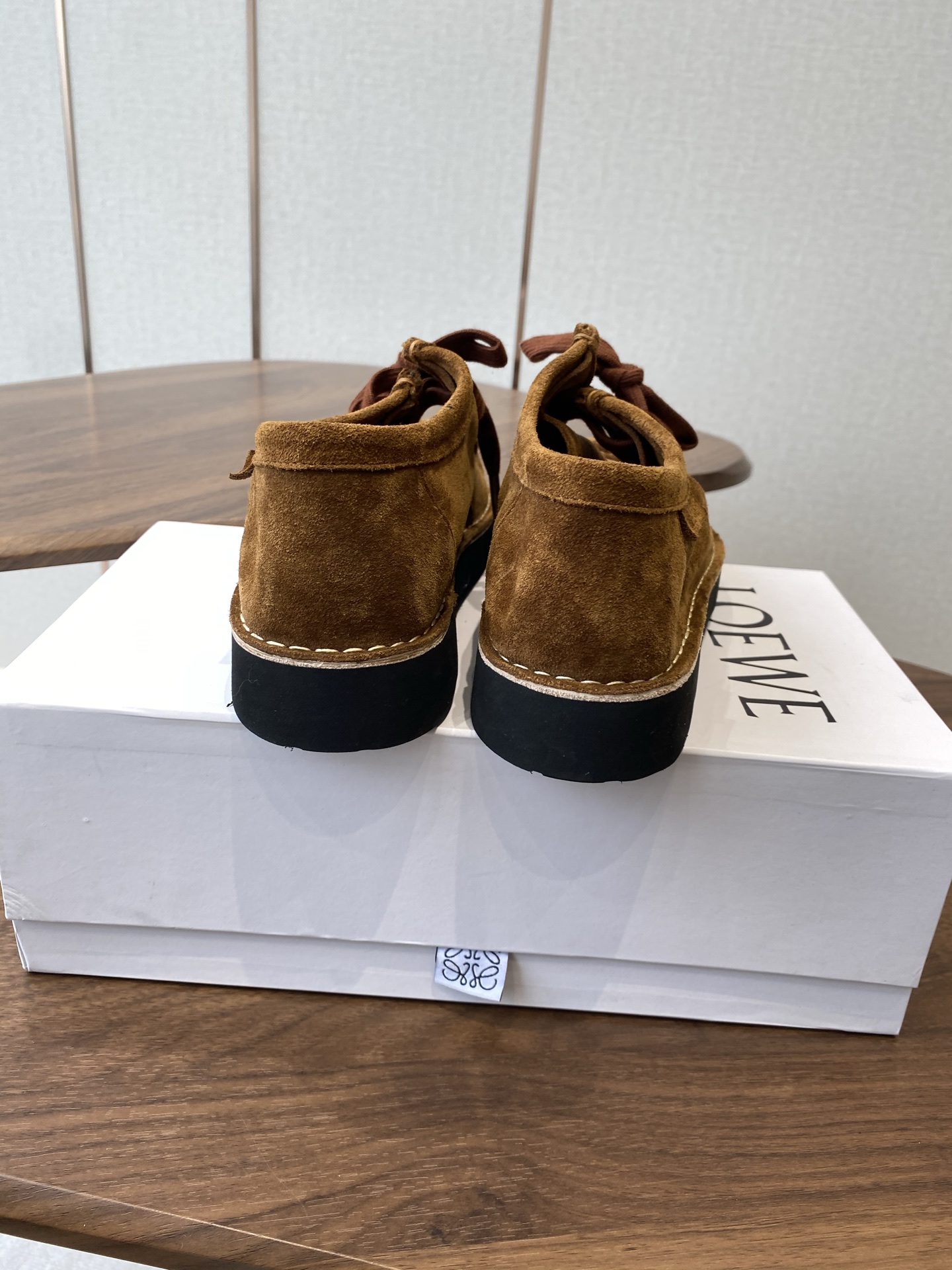 New Twilight Short Boots Collection by Loewe and Royway: Soft, Cozy, and Stylish - 图片 8