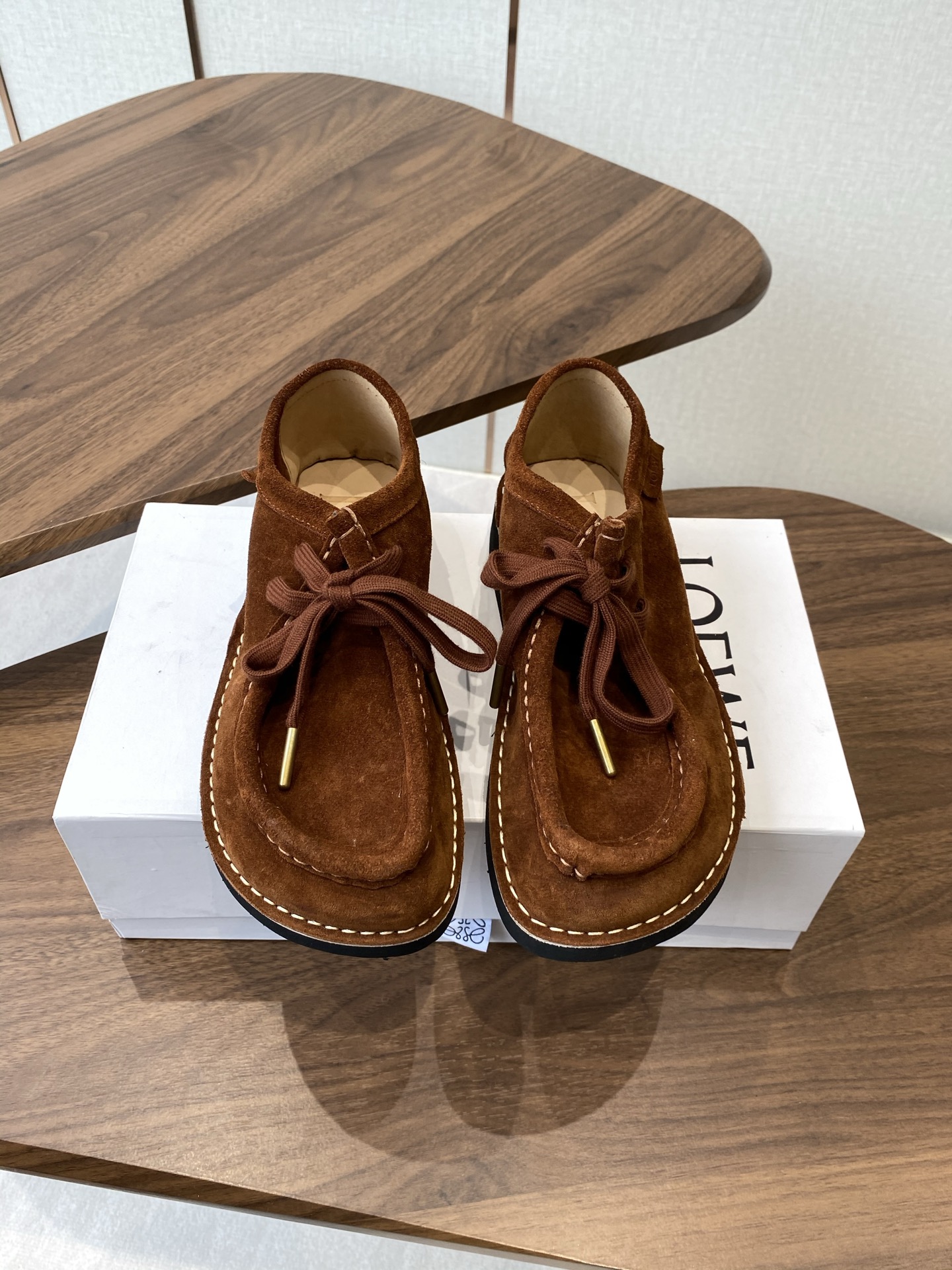 Stylish New Short Boots: Loewe Royway Collection Features Cute Round Head Design - 图片 1